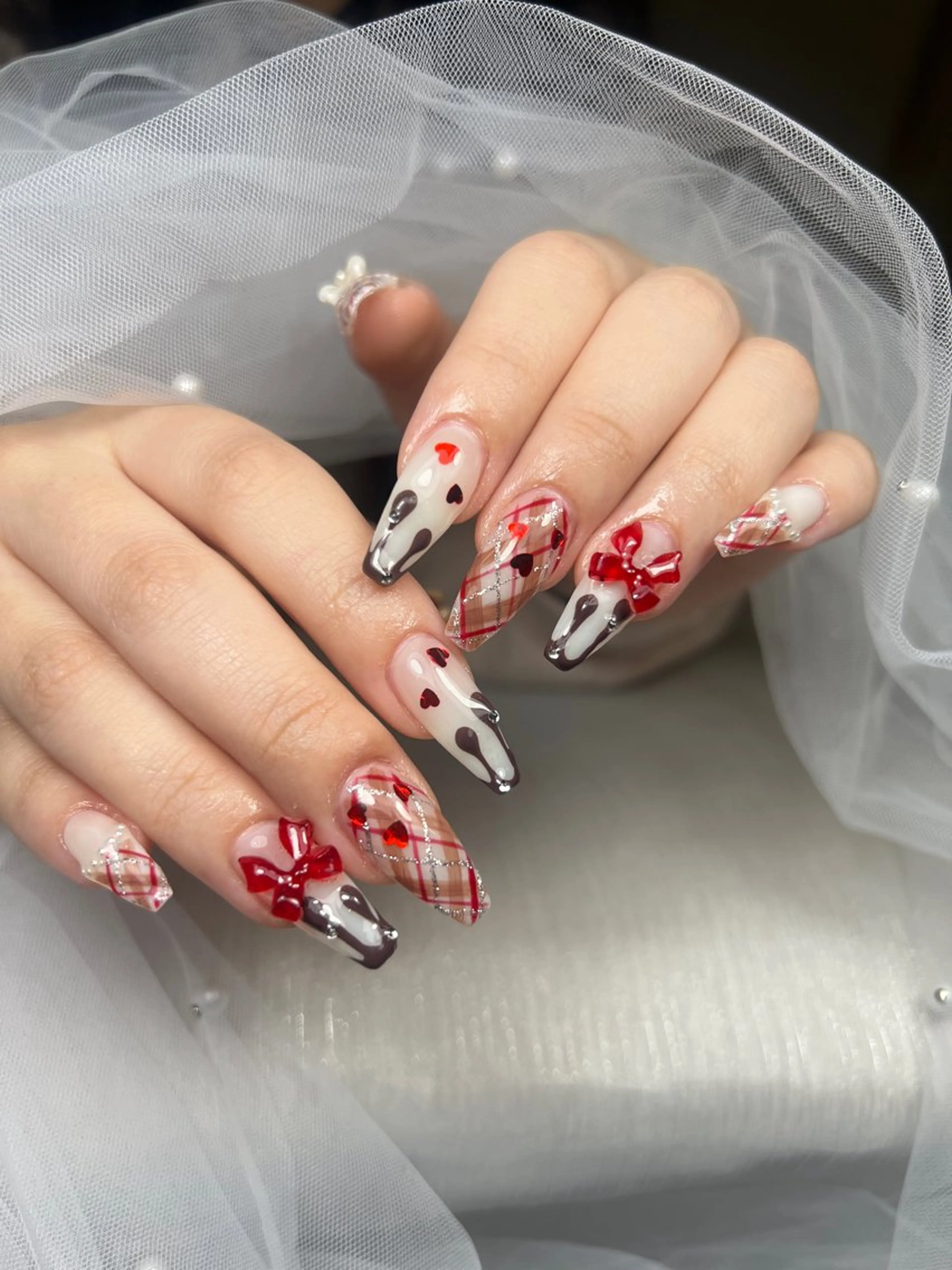 ネイル アートネイル オーロラネイル チークネイル 長さ出し フットネイル ハンドネイル フットネイル ハンドケア Noiranail_ studio川越西口のネイルデザイン