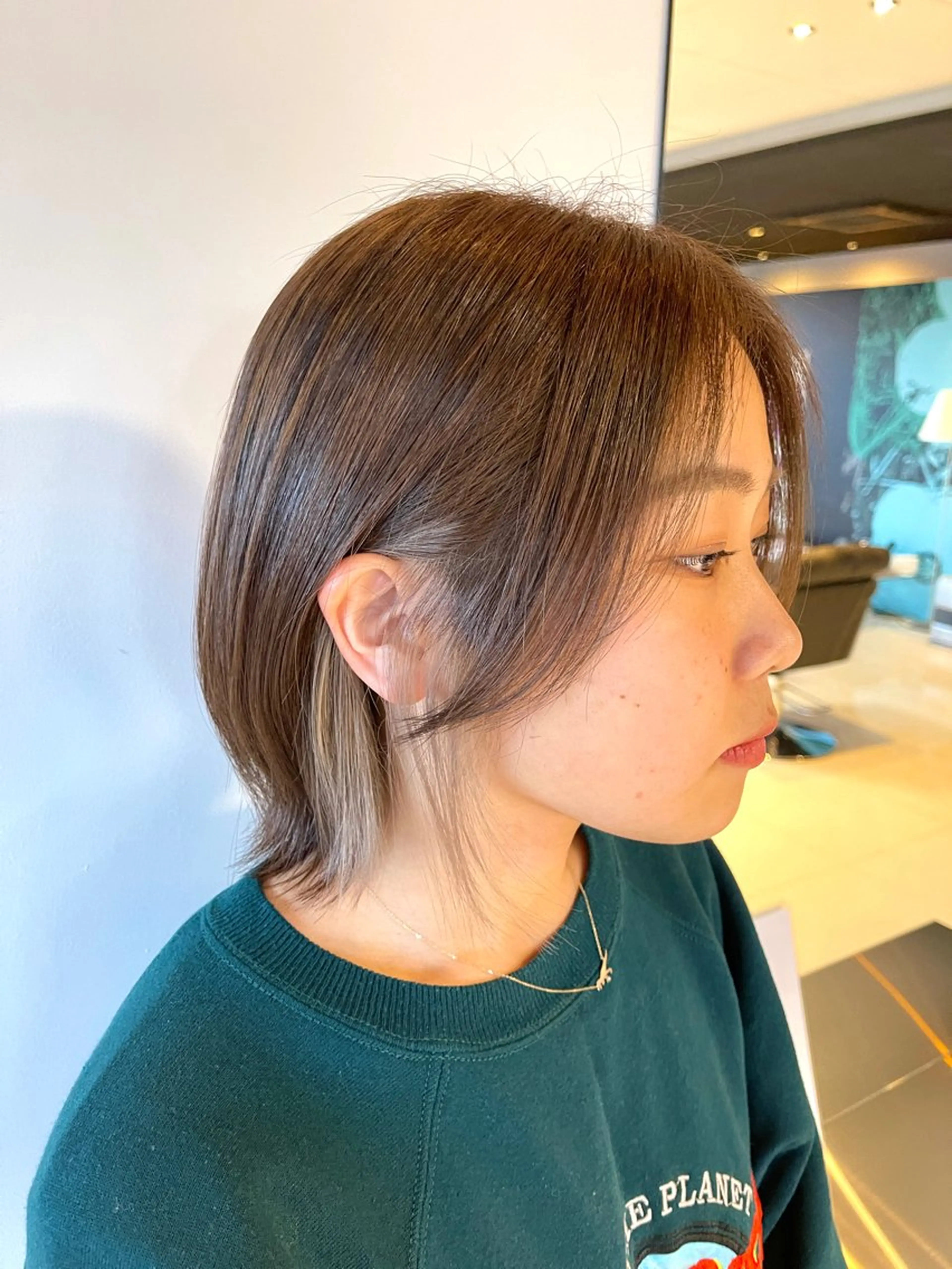 ショート カラー ベージュカラー インナーカラー シルバー シルバーベージュ ボブ カット ヘアカラー トリートメント 三好 達也のヘアスタイル