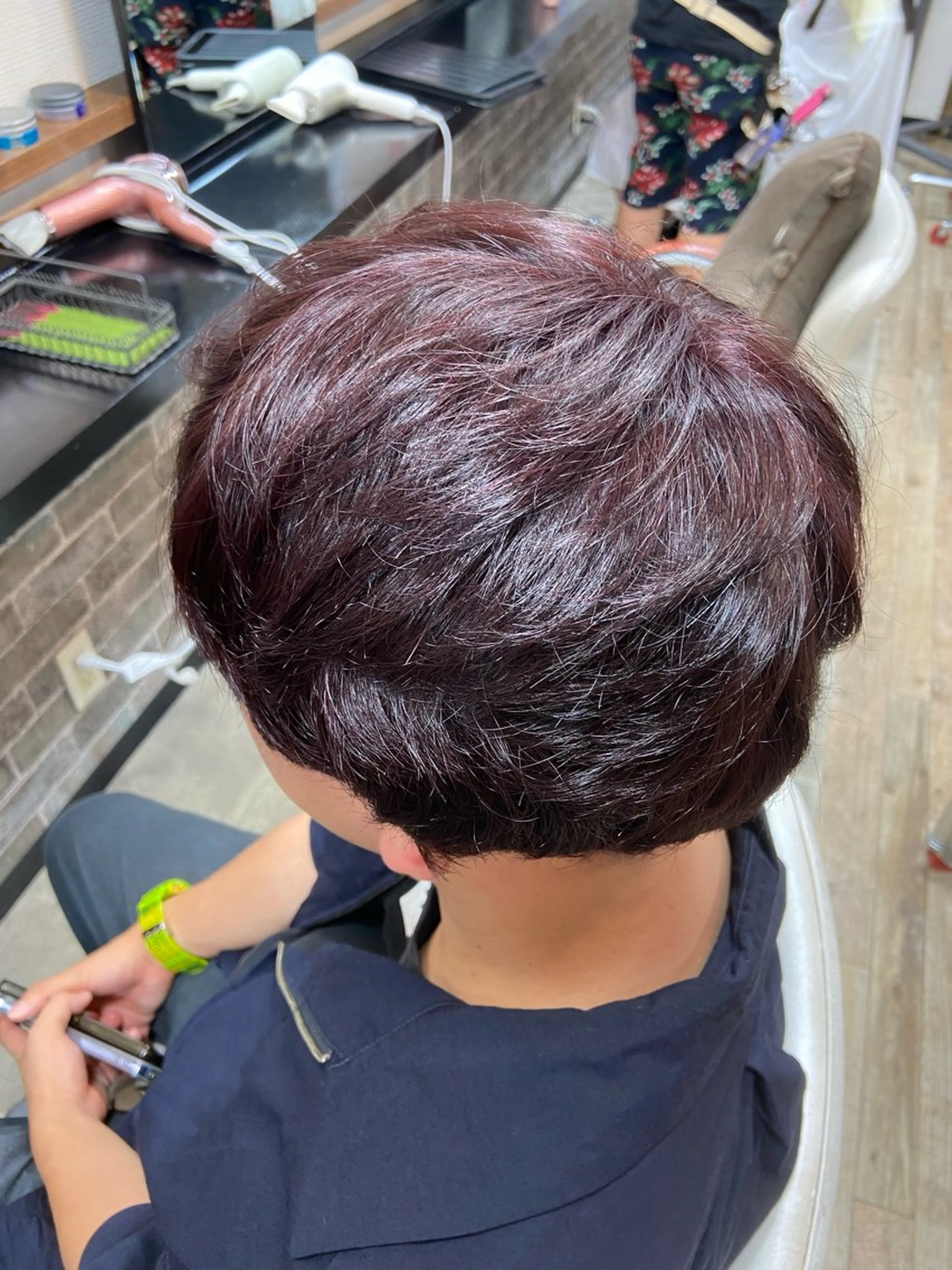 カラー メンズ メンズブリーチ ブリーチ ボルドーカラー ブリーチなしカラー ヘアカラー トリートメント イツキ🌕デザインカ ラー🥨髪質改善🫧のヘアスタイル