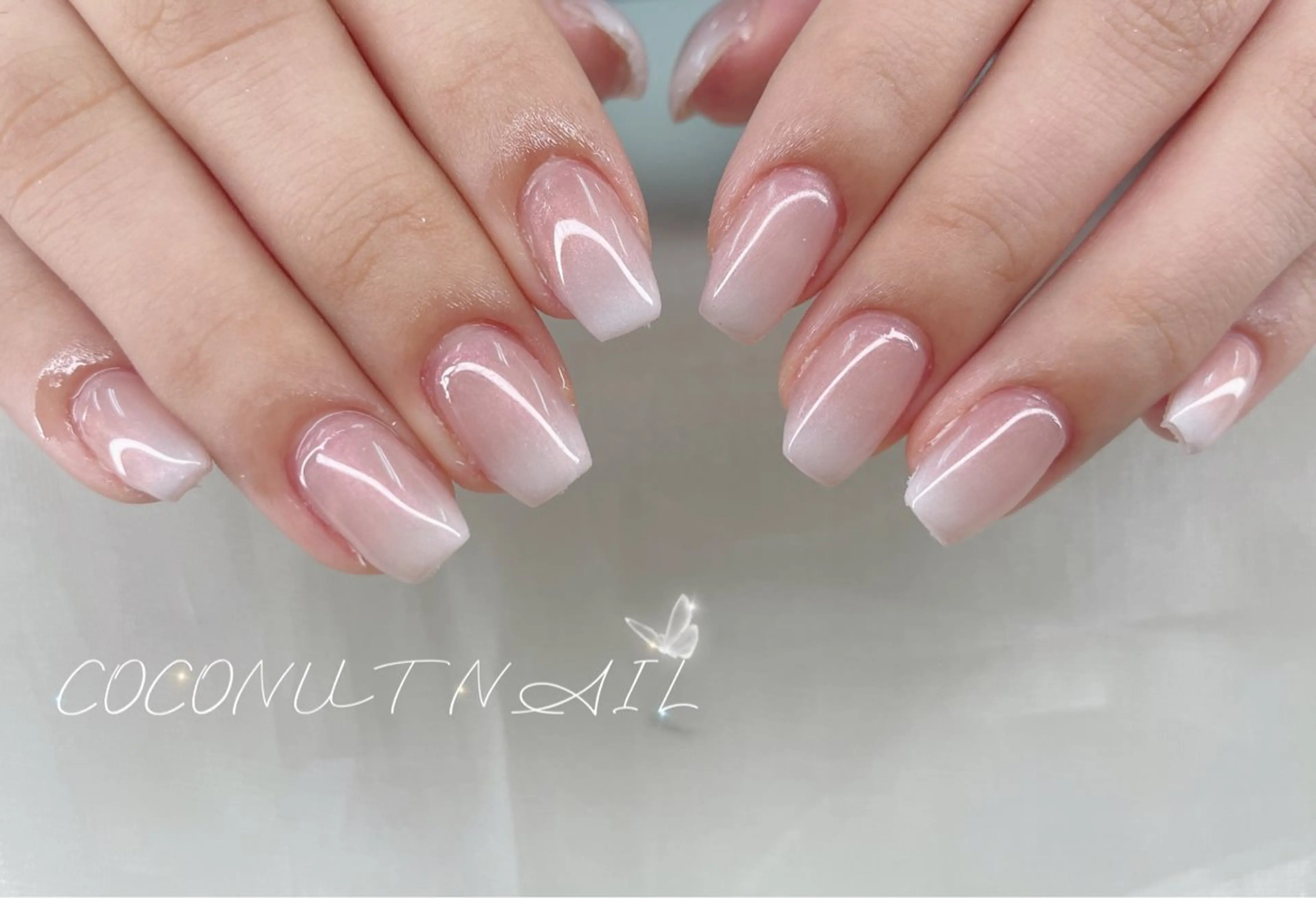 ネイル べっ甲ネイル フレンチネイル ジェルネイル キラキラネイル ラメ(グリッター) ハンドネイル 神田 ココナッツのネイルデザイン