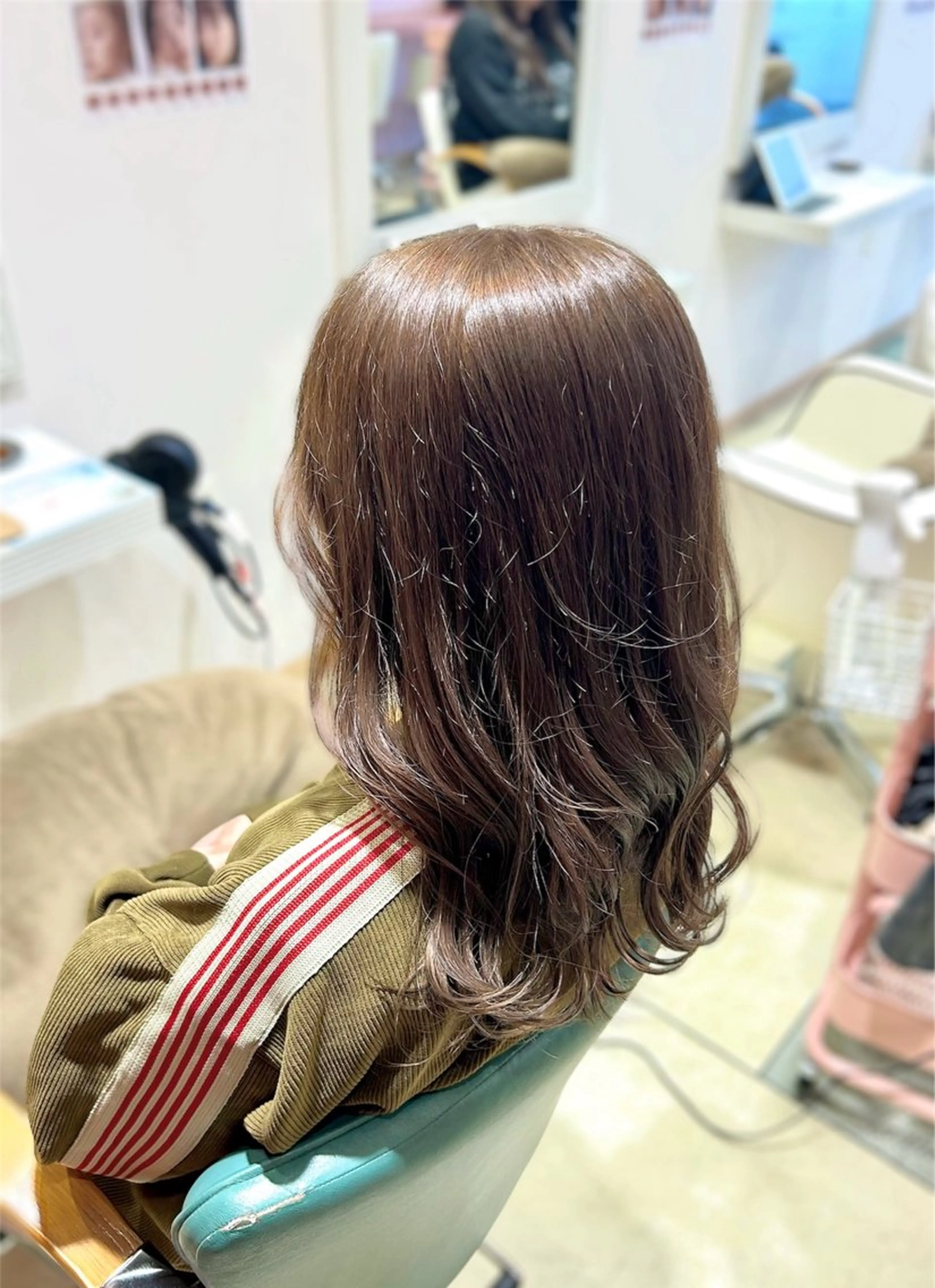 セミロング カラー ベージュカラー 透明感カラー オリーブベージュ オレンジ 🩷愛咲🩷レイヤー /透明感カラーのヘアスタイル