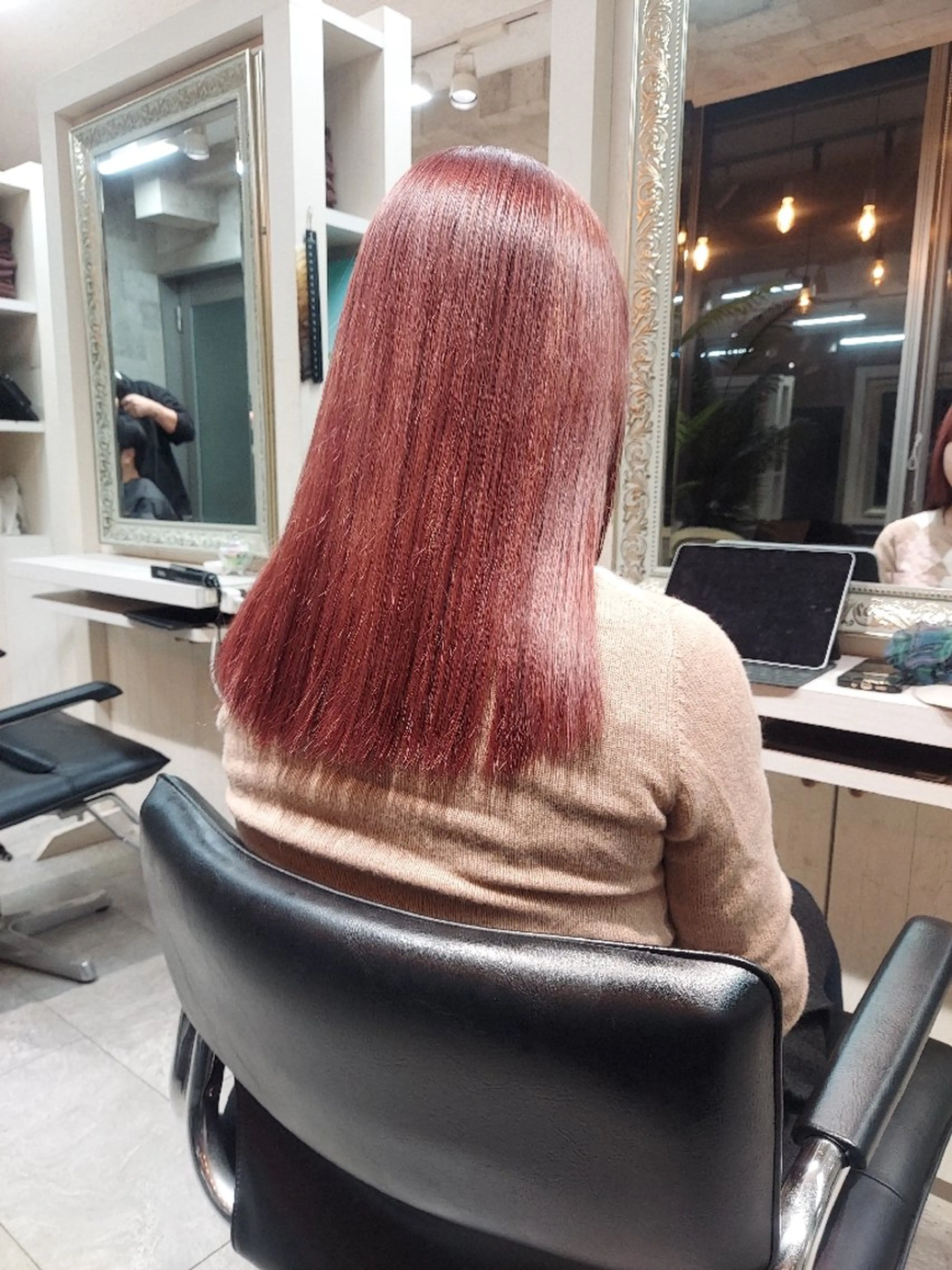 カラー ロング ベージュカラー ピンクカラー ピンクベージュ ヘアカラー トリートメント ブリーチ・ハイトーン 特化🎉内山のヘアスタイル