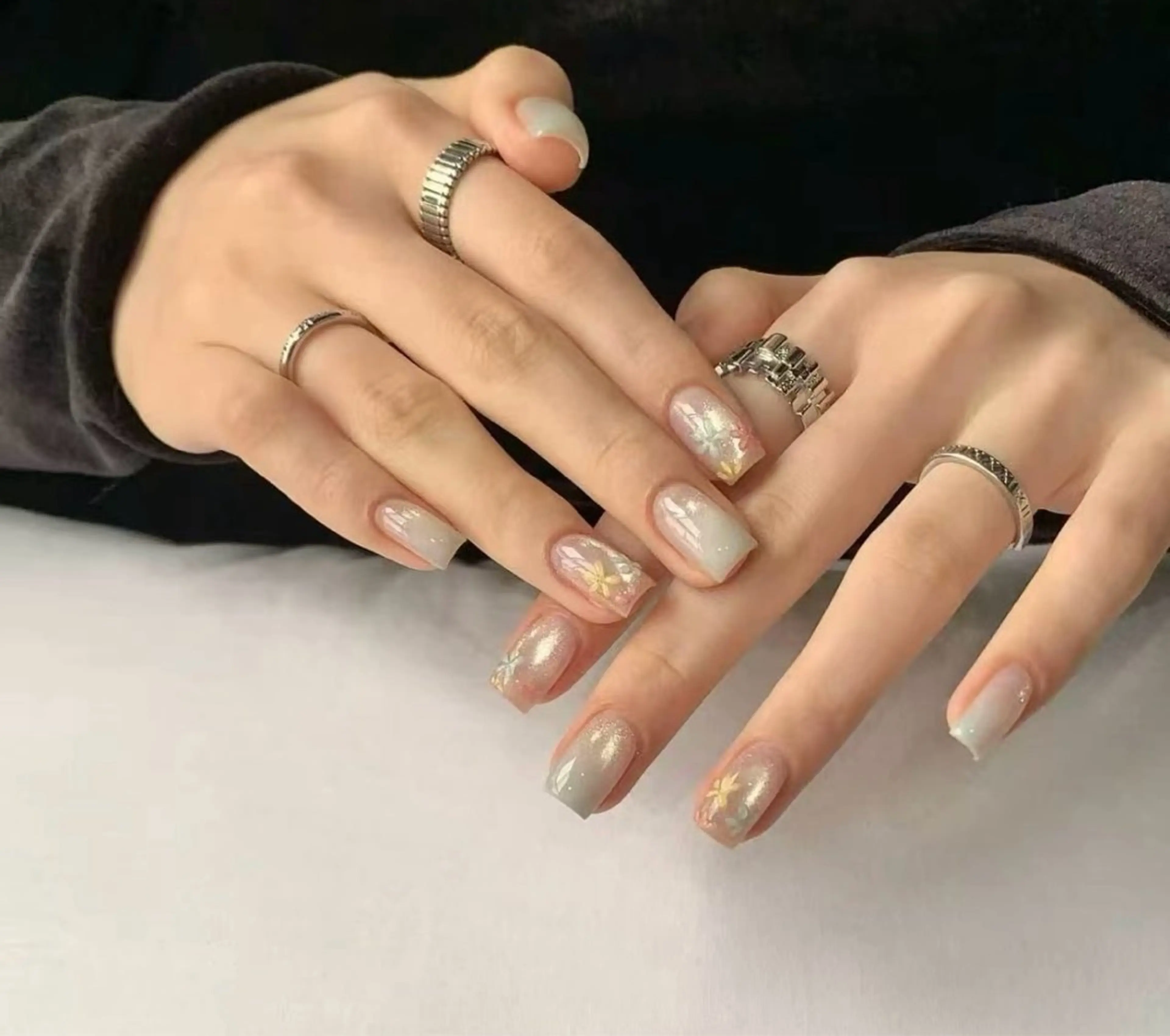 ネイル アートネイル オーロラネイル ジェルネイル ガーリー キラキラネイル ハンドネイル Rika Nail salon 1のネイルデザイン