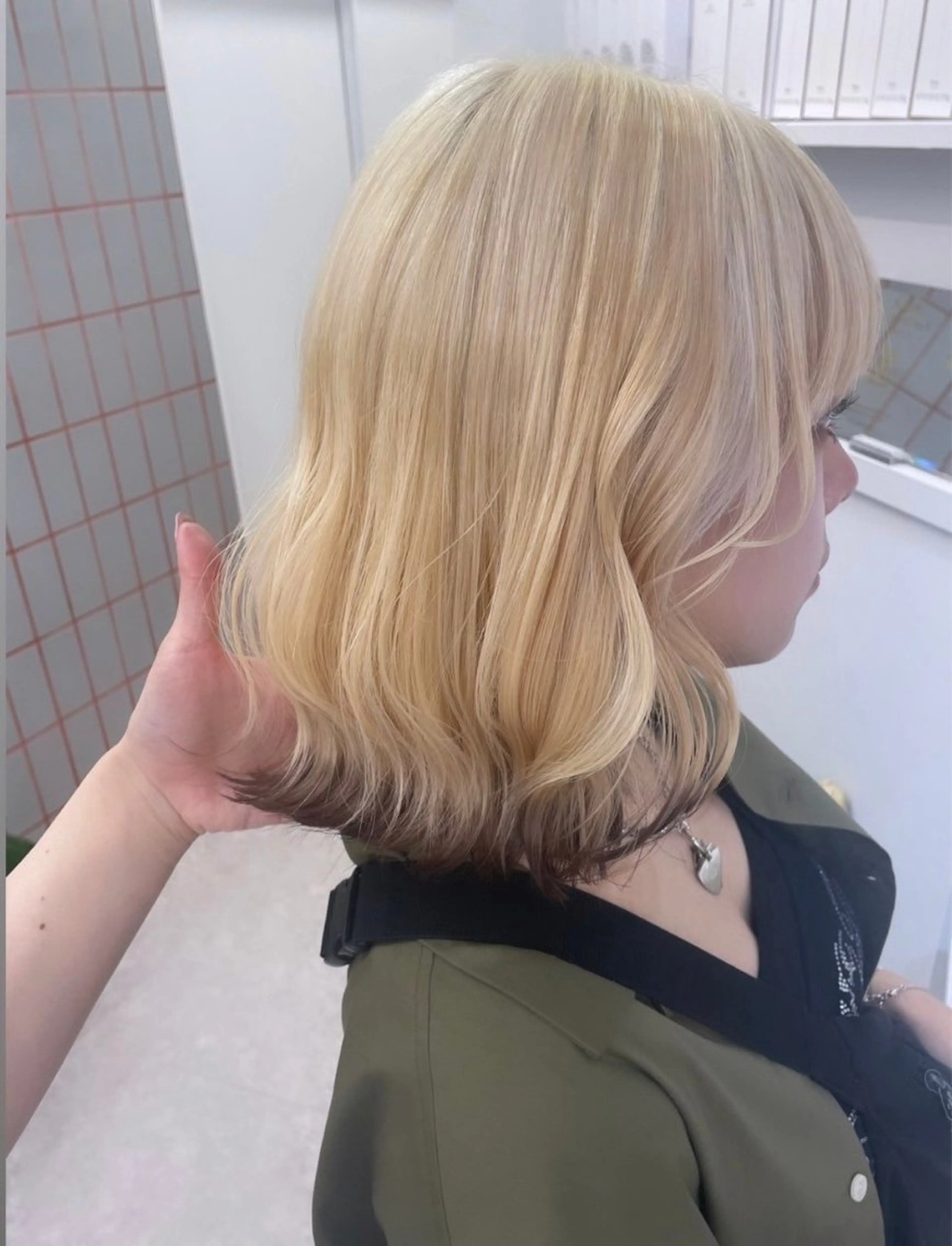 ミディアム カラー ベージュカラー ブロンド ダブルカラー ハイトーンカラー ピンクカラー カットモデル様無料 💎saaya💎のヘアスタイル