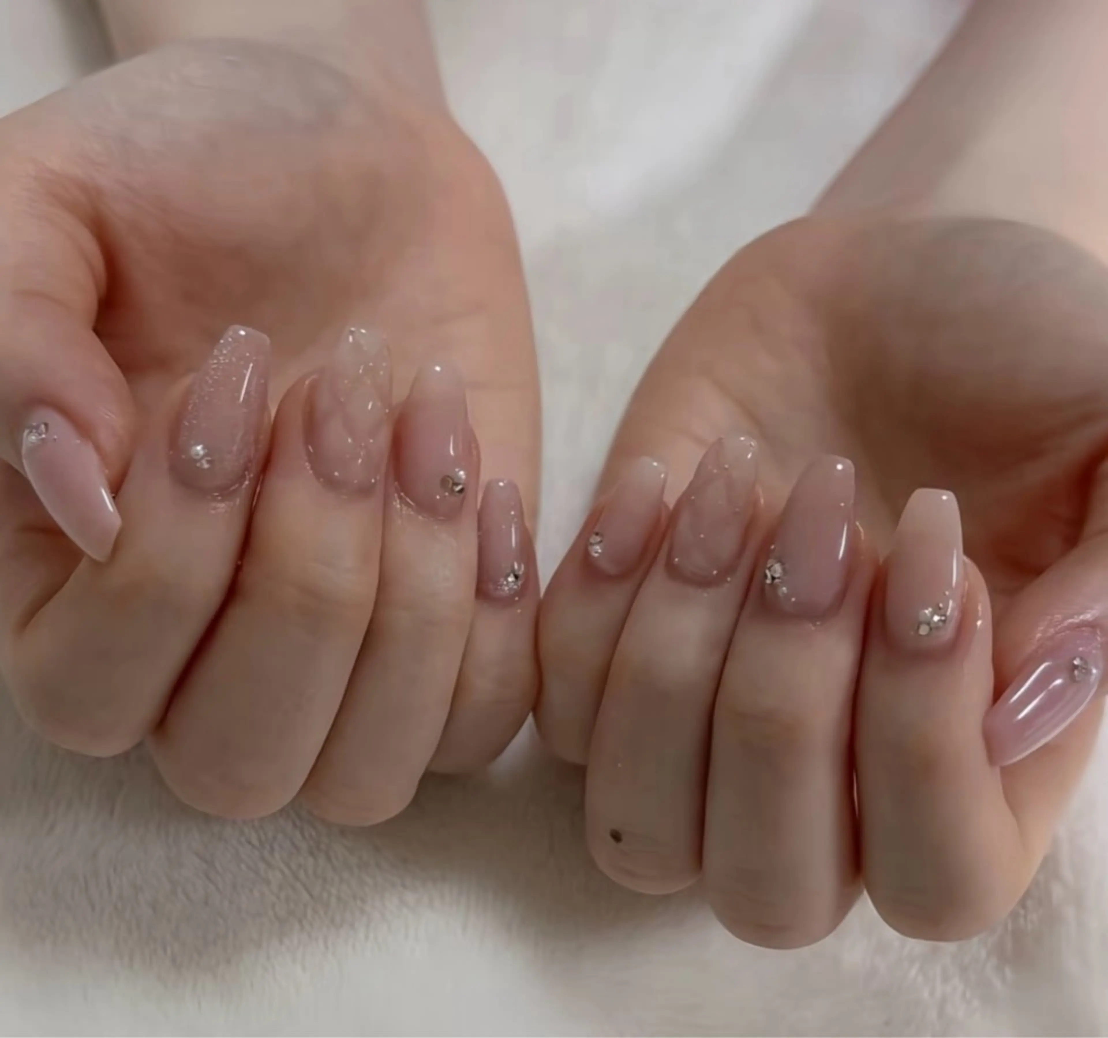 ネイル ジェルネイル パラジェル シンプルネイル ワンホンネイル ハンドネイル Queeens nailのネイルデザイン