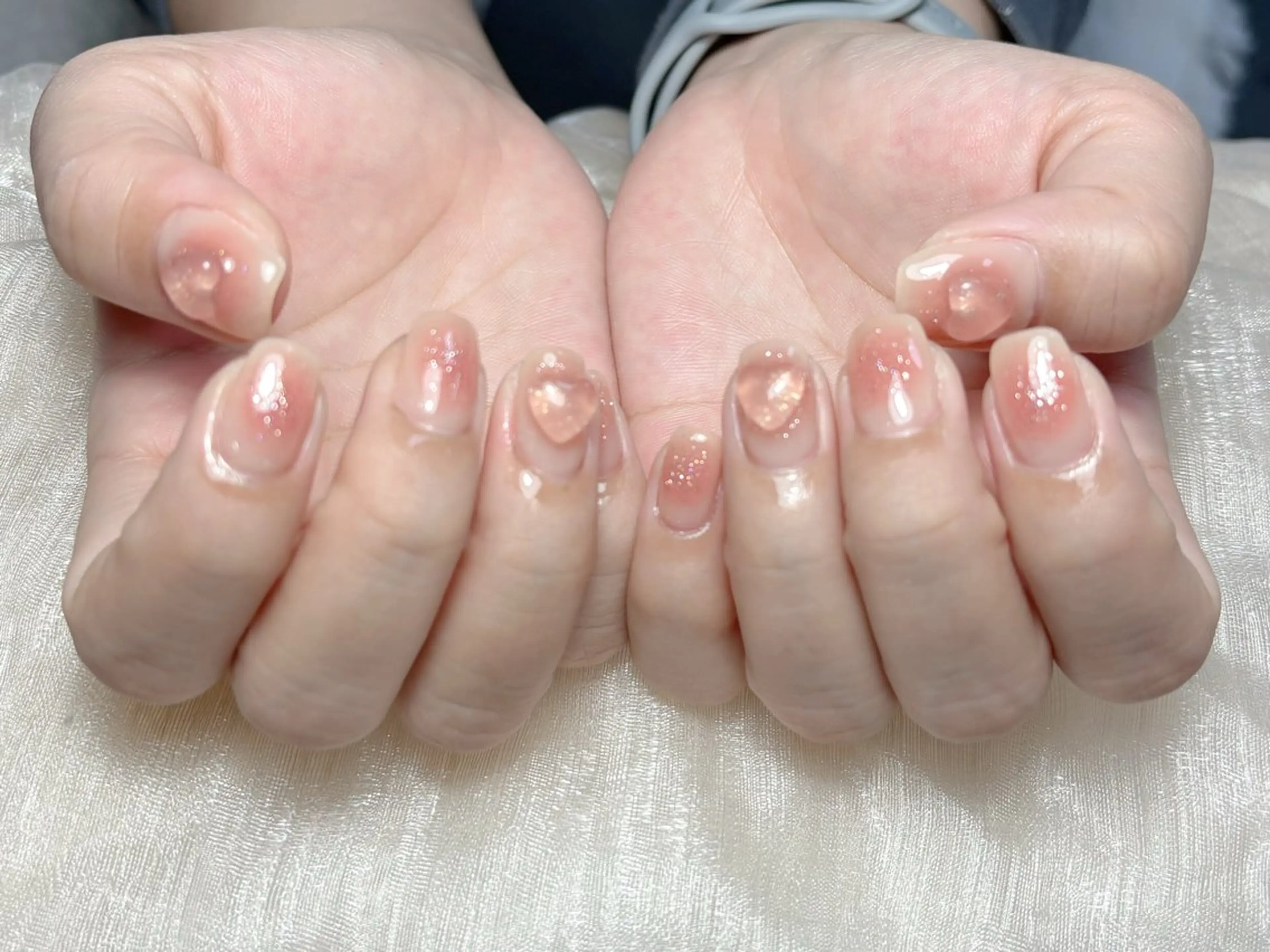 ネイル オーロラネイル チークネイル フレンチネイル ジェルネイル ガラスフレンチ ハンドネイル ハンドケア Nail Jolieのネイルデザイン