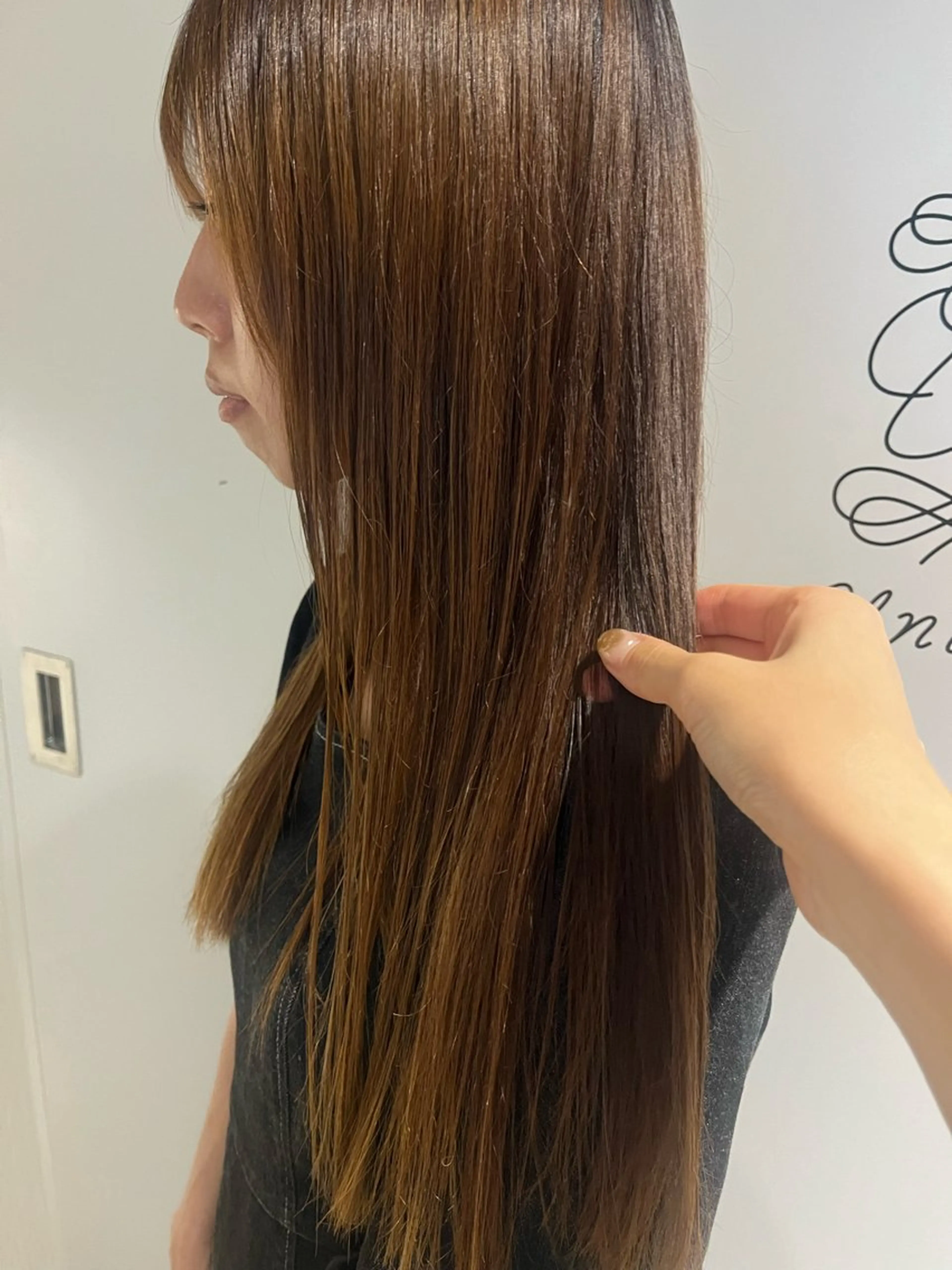 ロング 小長谷 夕菜のヘアスタイル