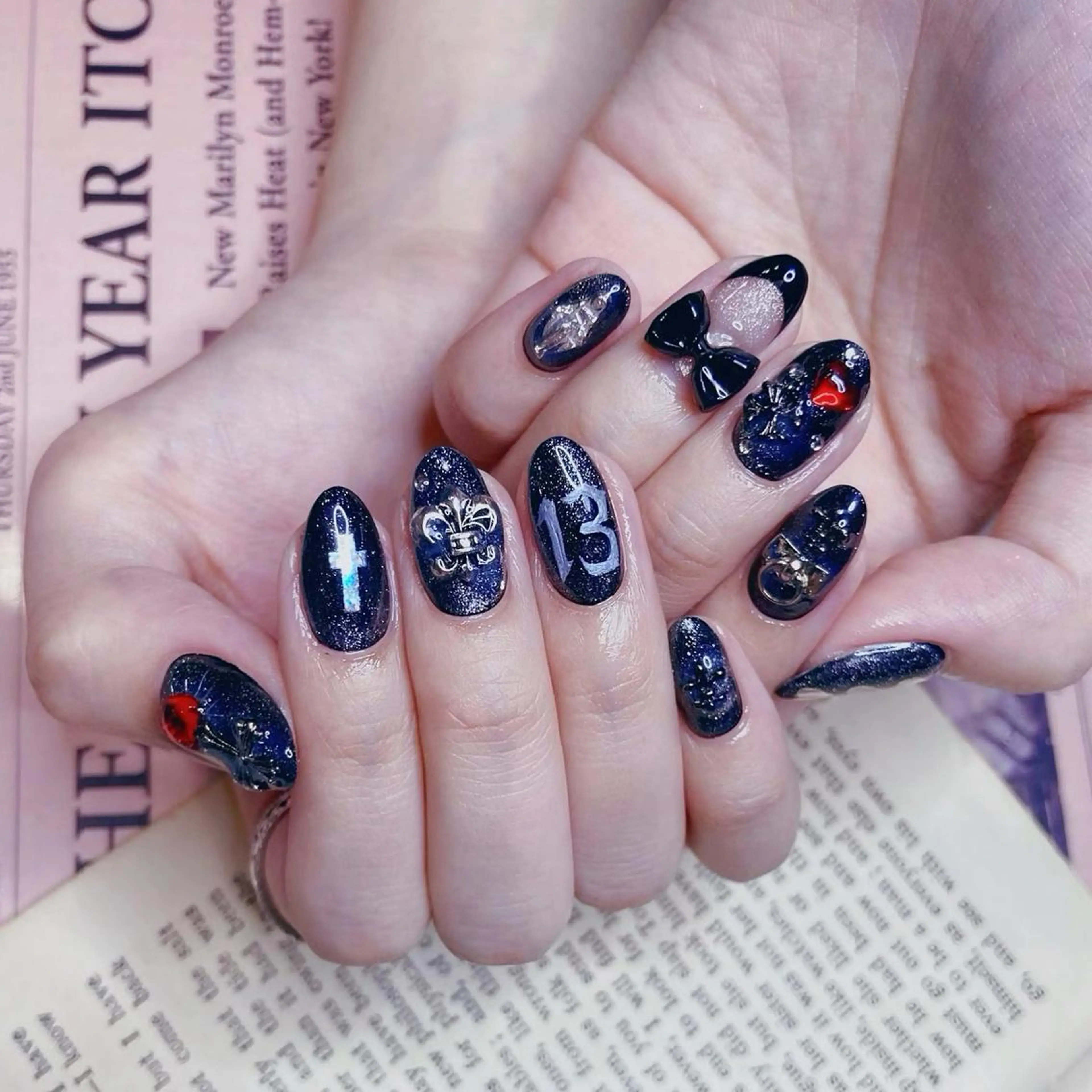 ネイル リボン NOIROUGE所属・NOI ROUGEのネイルデザイン