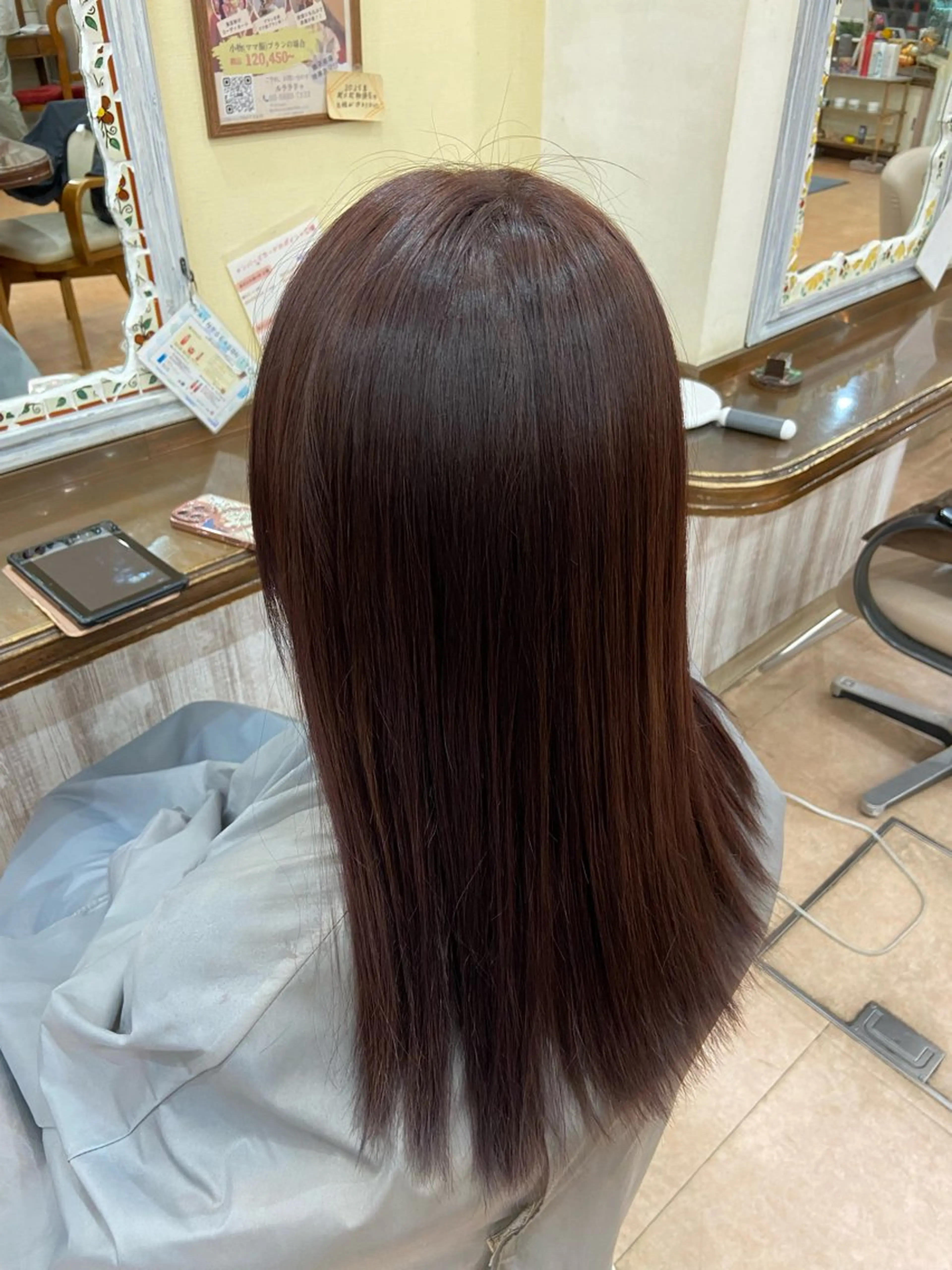 カラー 中村 莉緒のヘアスタイル