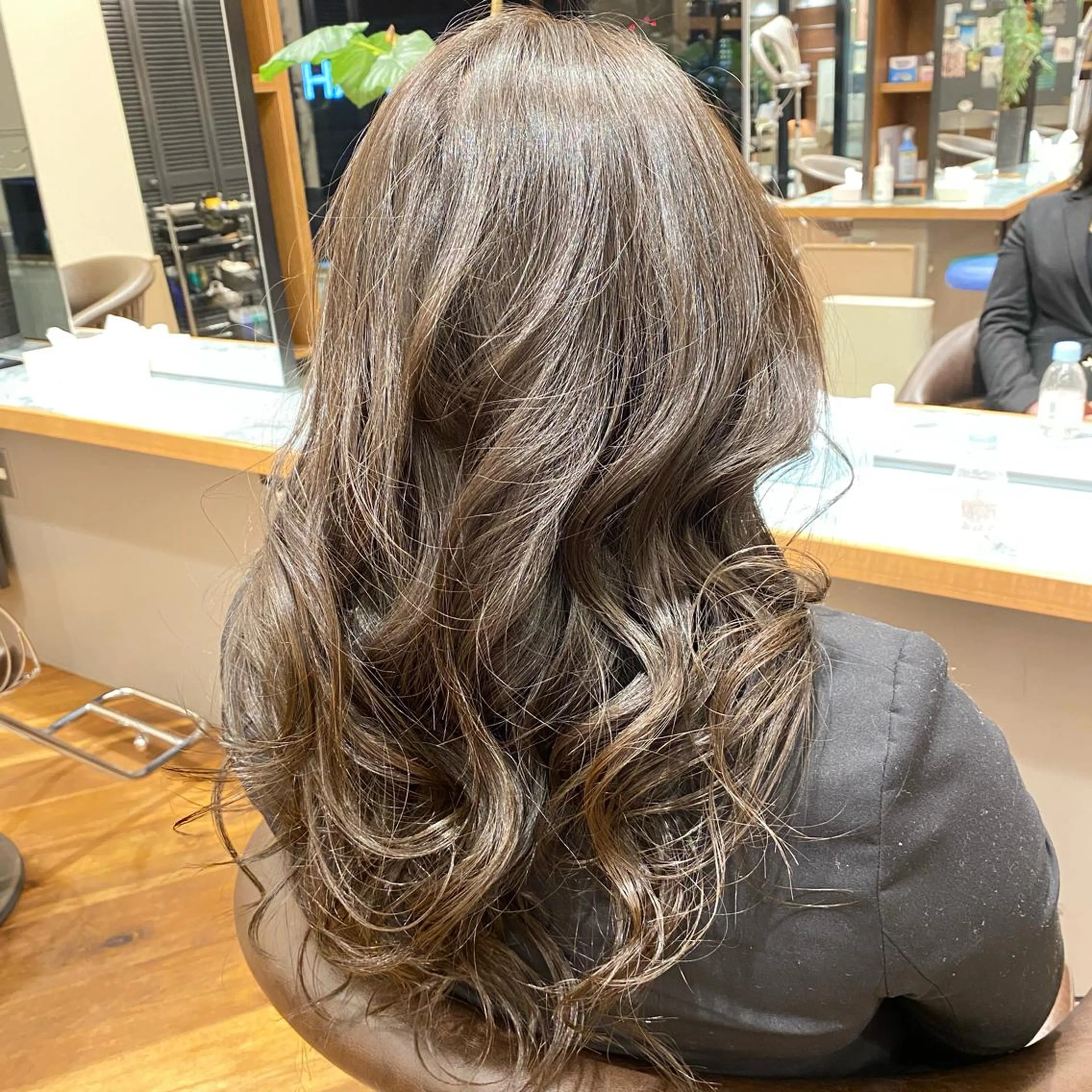 セミロング レイヤー/グレージュ メンズパーマのヘアスタイル