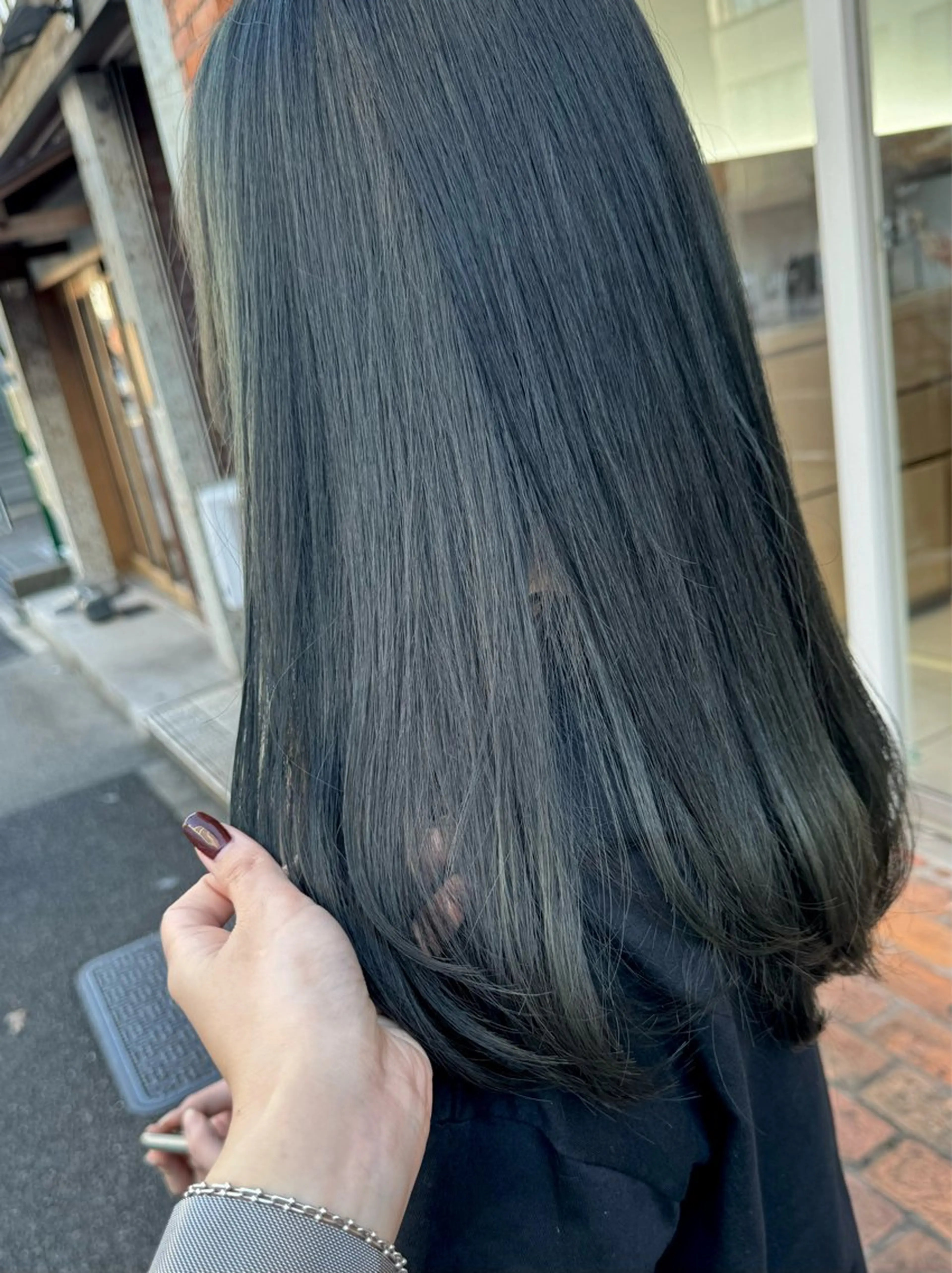 ロング ヘアカラー 米津 優花のヘアスタイル