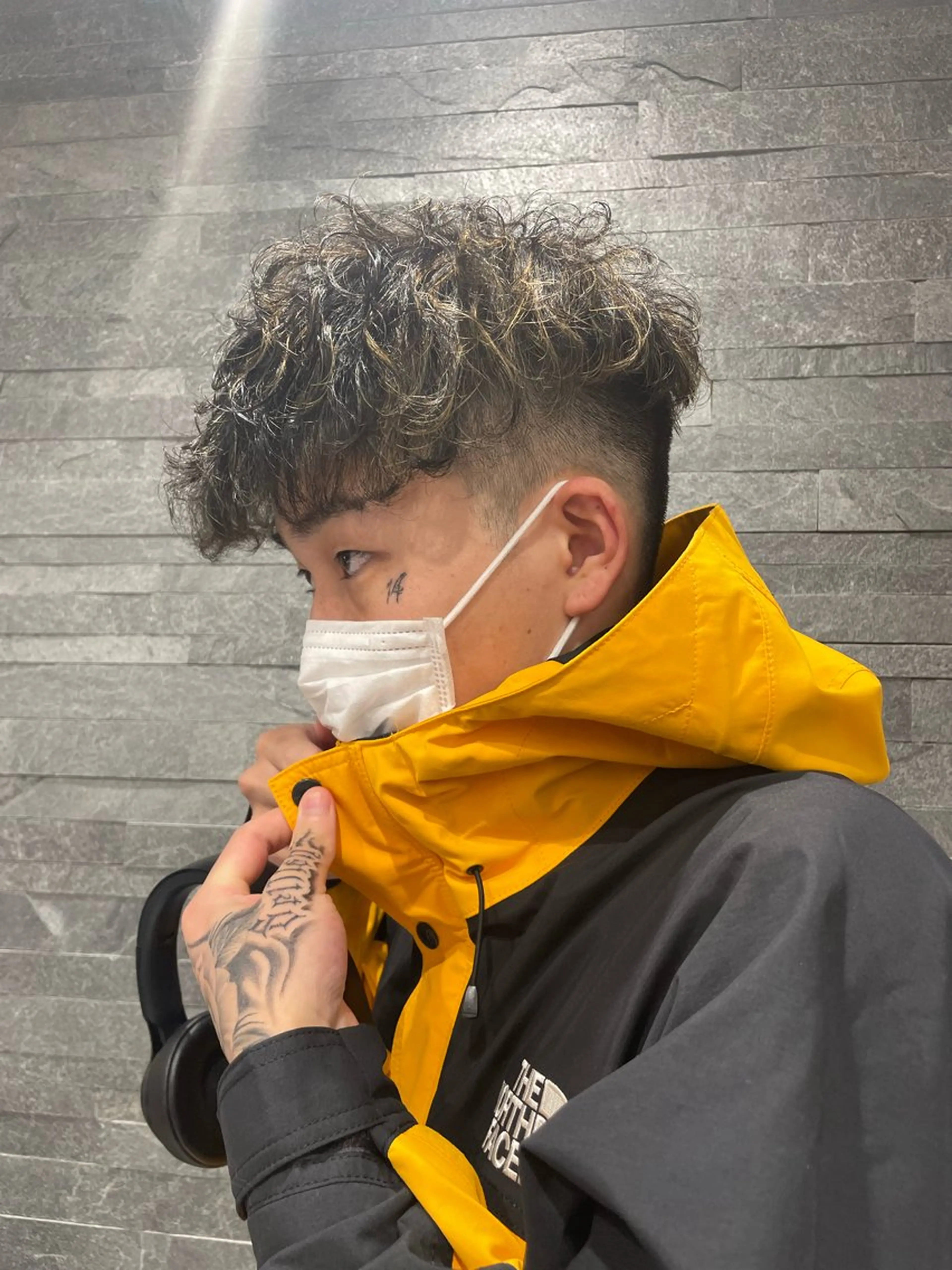 カラー メンズ カット ヘアカラー 海外風カラー enaのヘアスタイル