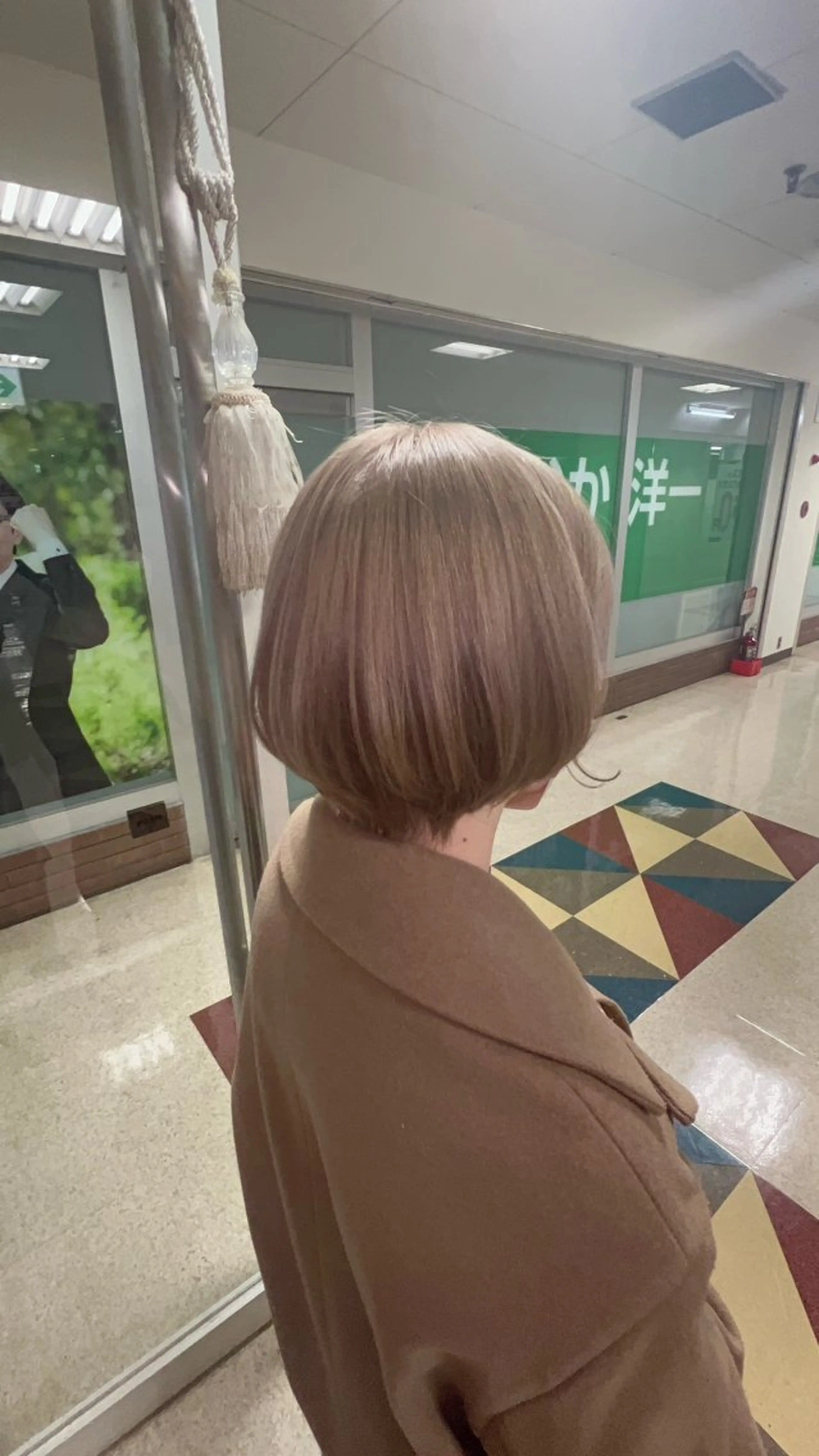 ショート motoトップカラー リスト/ブリーチカラのヘアスタイル