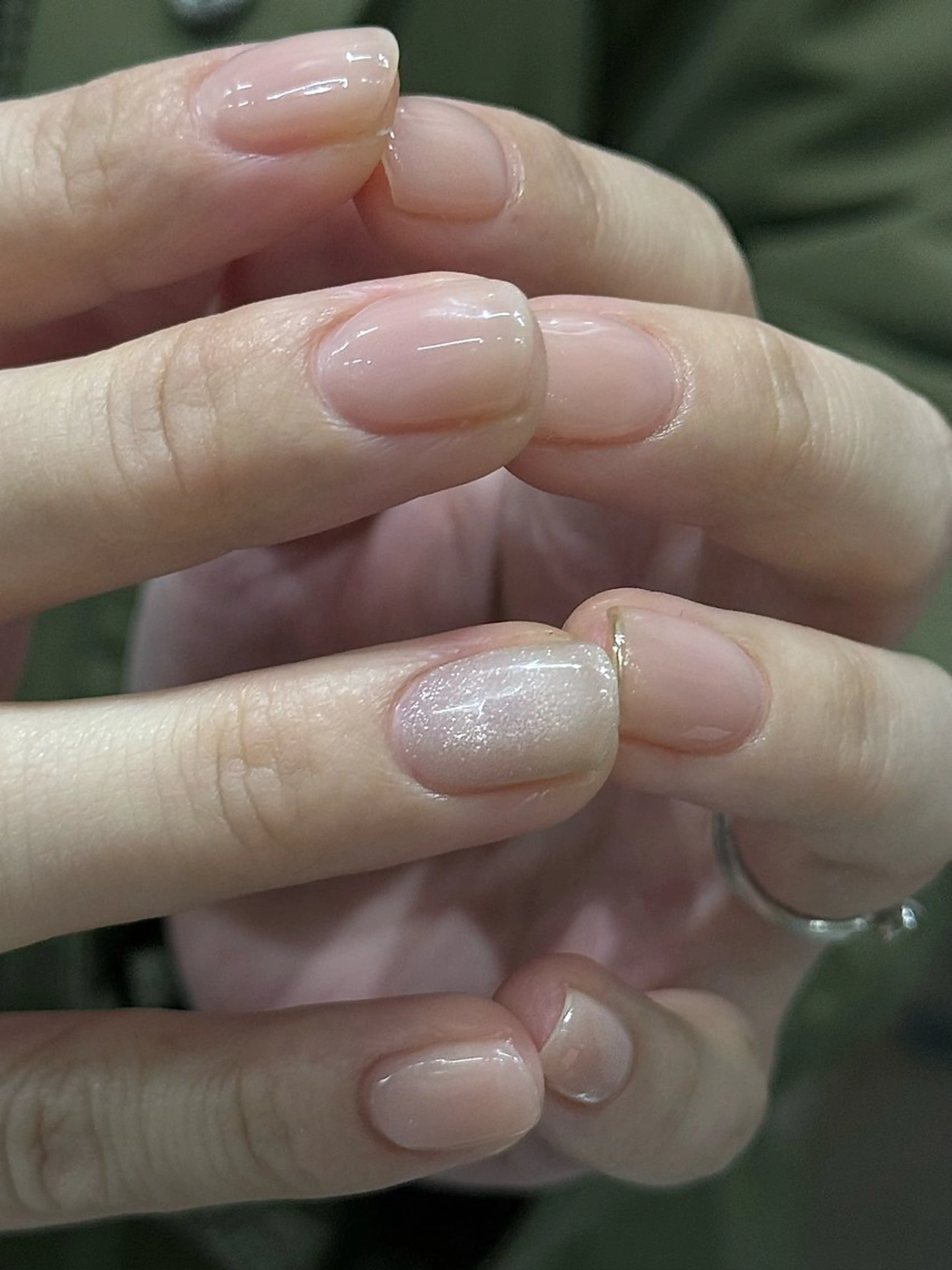 ネイル マグネットネイル ニュアンスネイル オフィスネイル ピンク シンプルネイル calla/南森町/ パラジェルのネイルデザイン