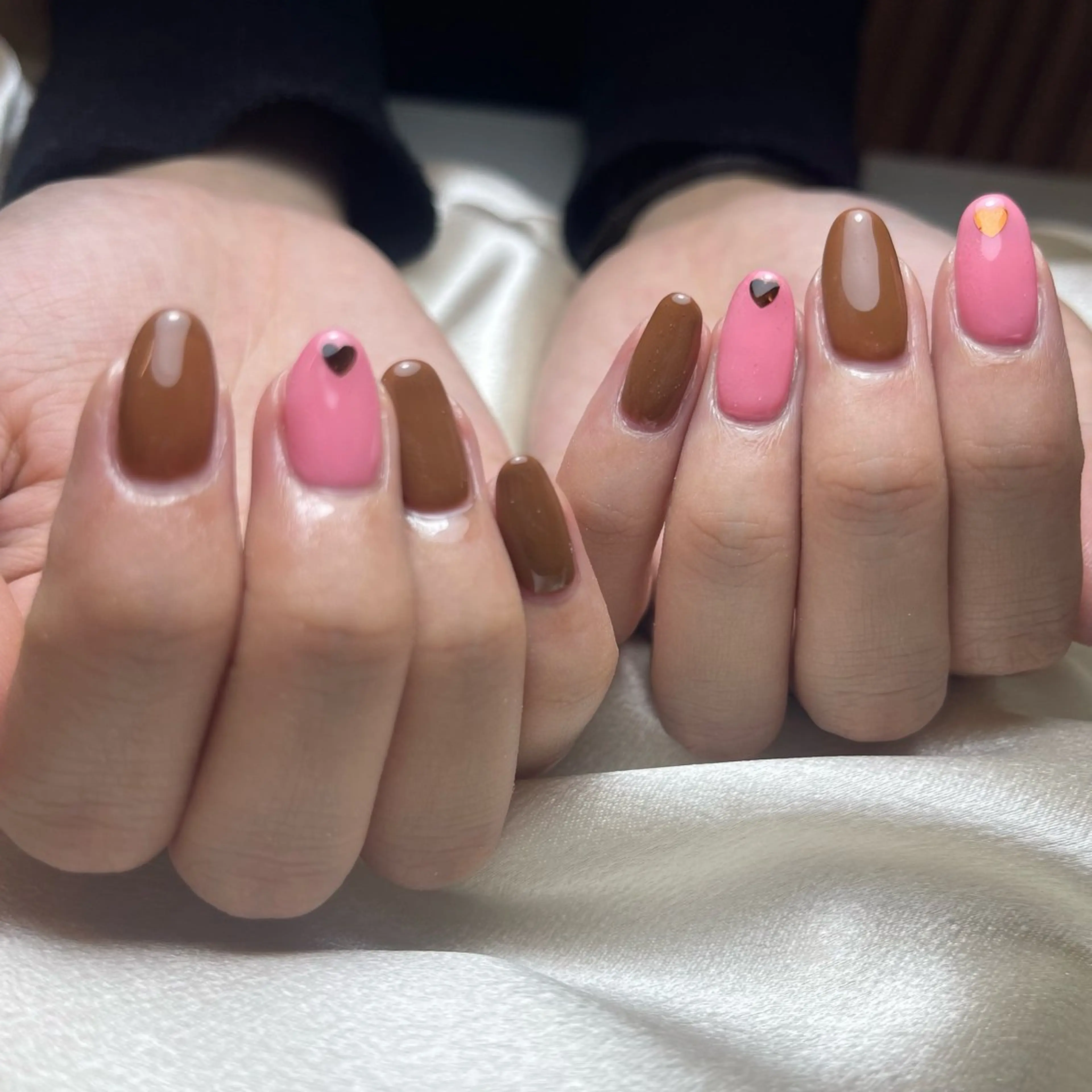 ネイル バレンタイン 🧁fein. nana🩵のネイルデザイン