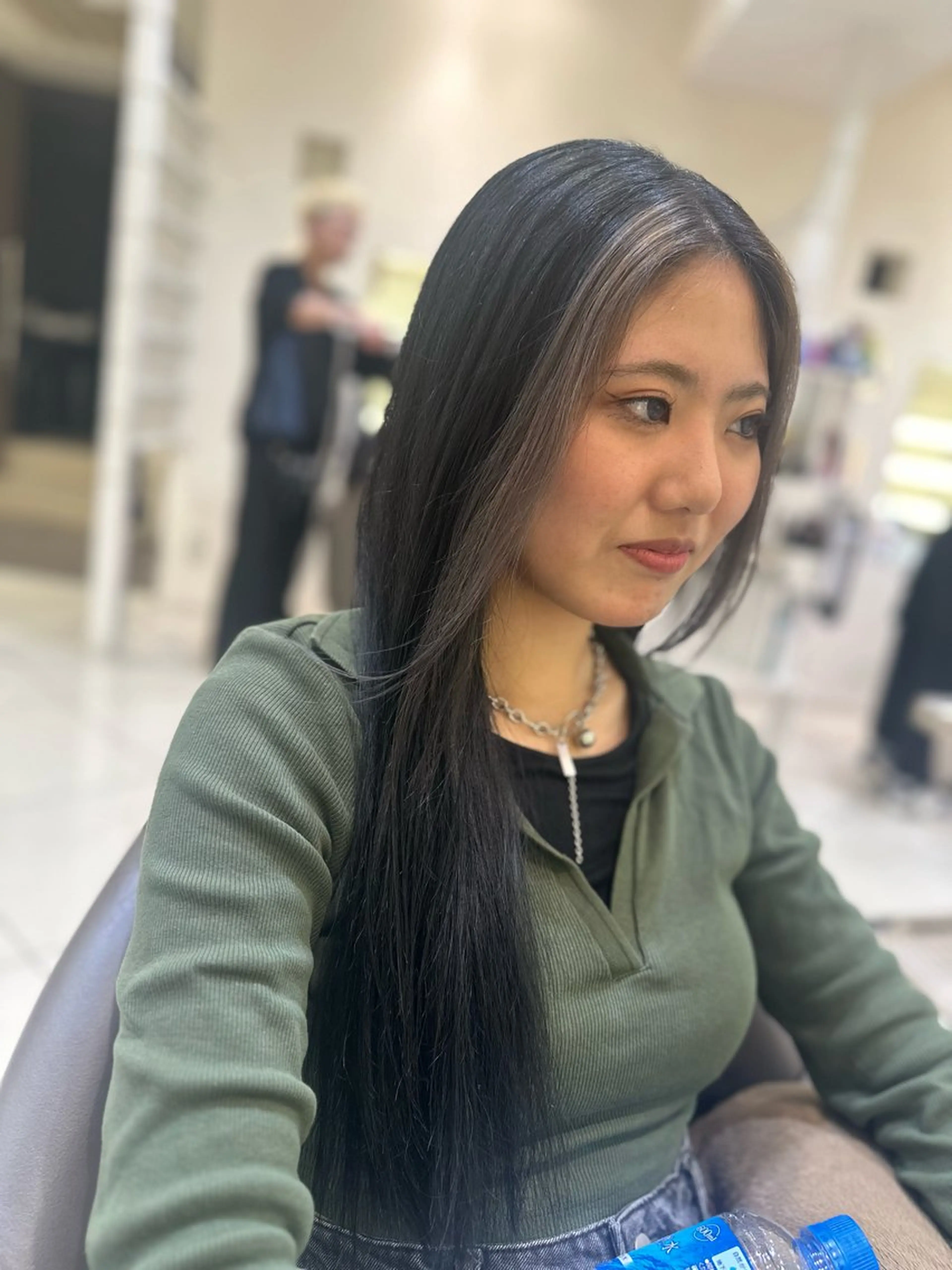 ロング カラー タイトボブ個性派カラ ーAKANEのヘアスタイル