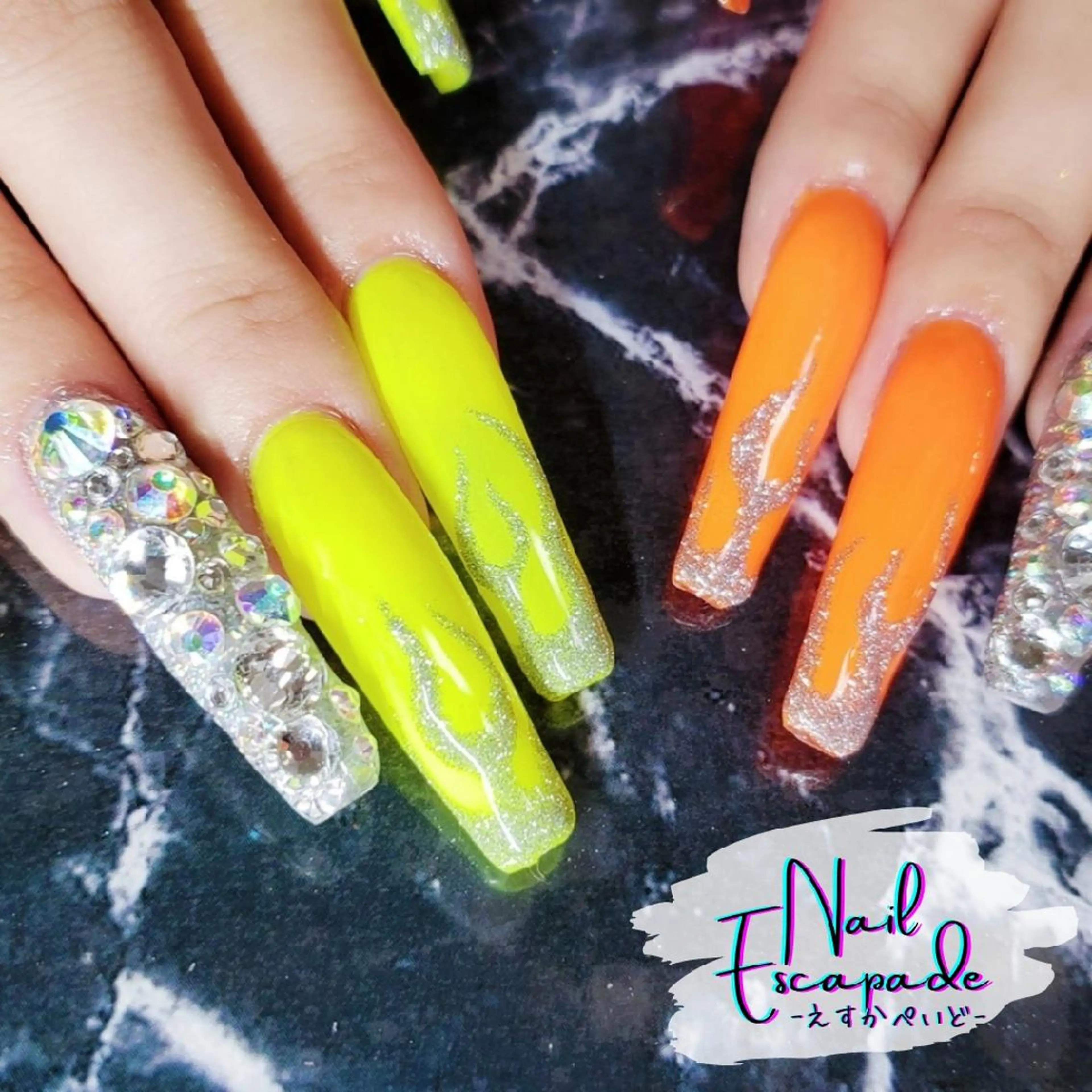 ロング ネイル フラッシュネイル ハンドネイル クロキ 。のネイルデザイン