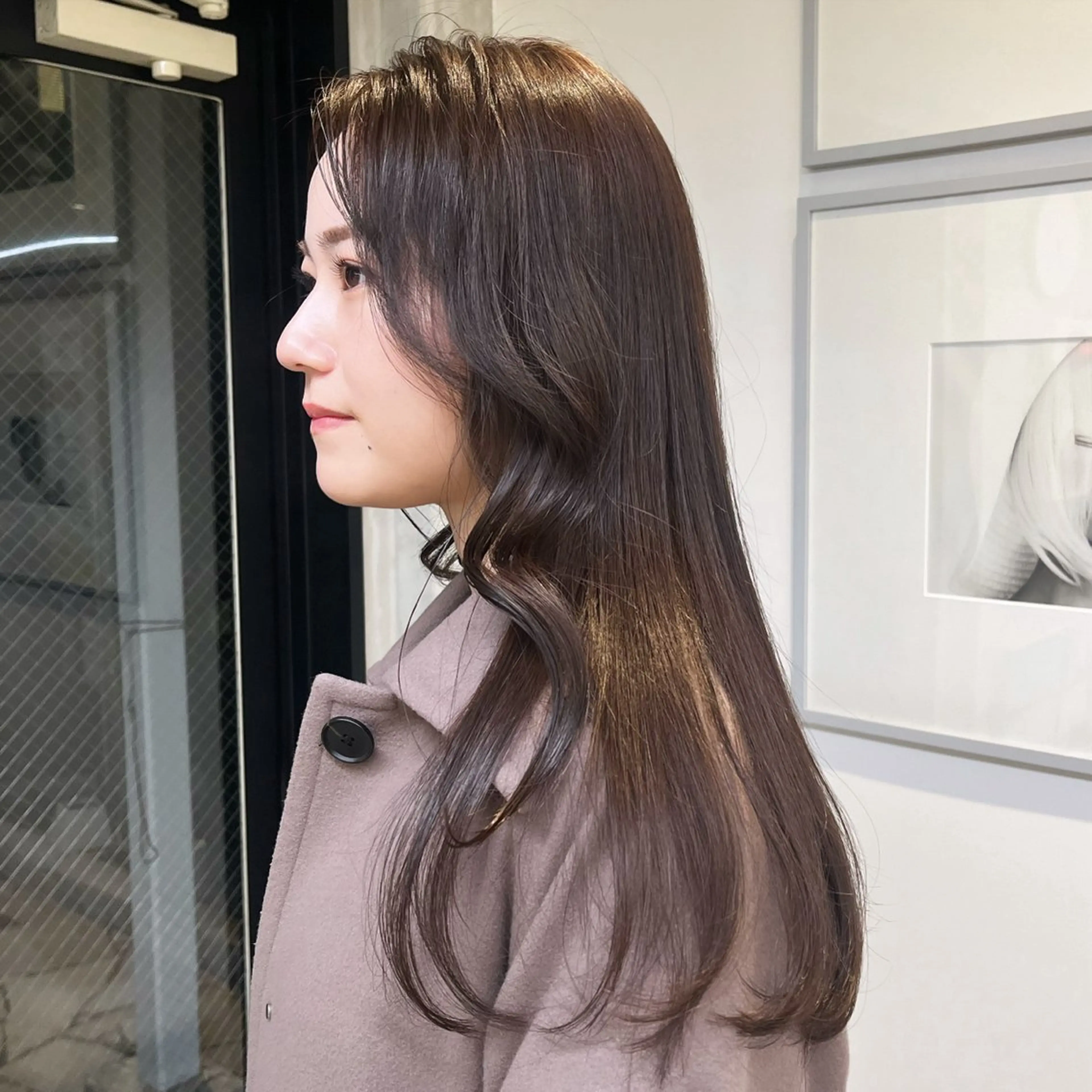 セミロング カラー ベージュカラー ブラウンカラー ブラウンベージュ ショコラブラウン 透明感カラー ヘアカラー トリートメント ヘッドスパ ヘアセット カジュアルを女っぽく 𝗮𝘆𝗮𝗰𝗼のヘアスタイル