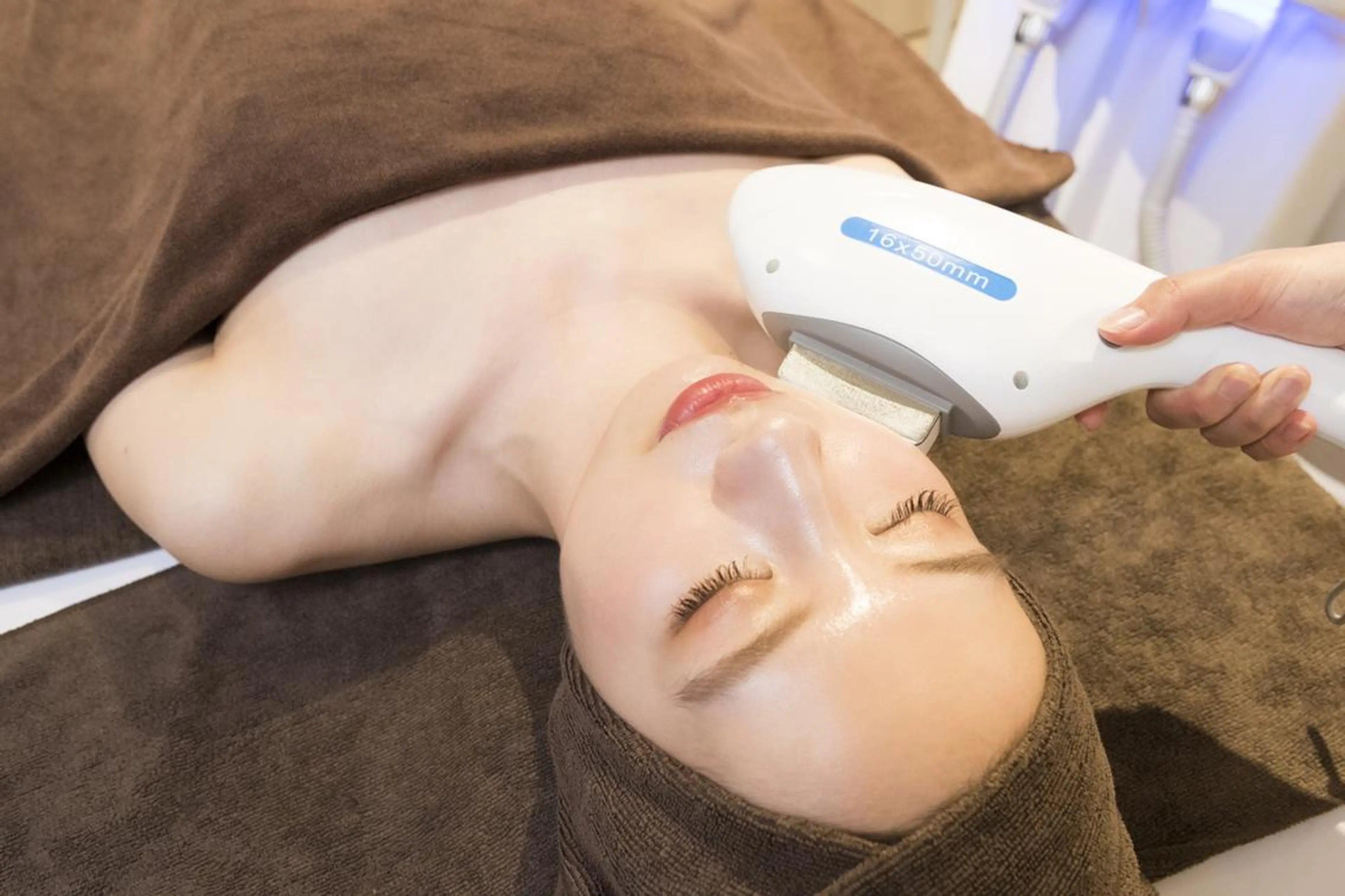 【つるすべ顔脱毛】産毛をしっかりケアして、ワントーン明るい透明肌🌸へ✨の写真