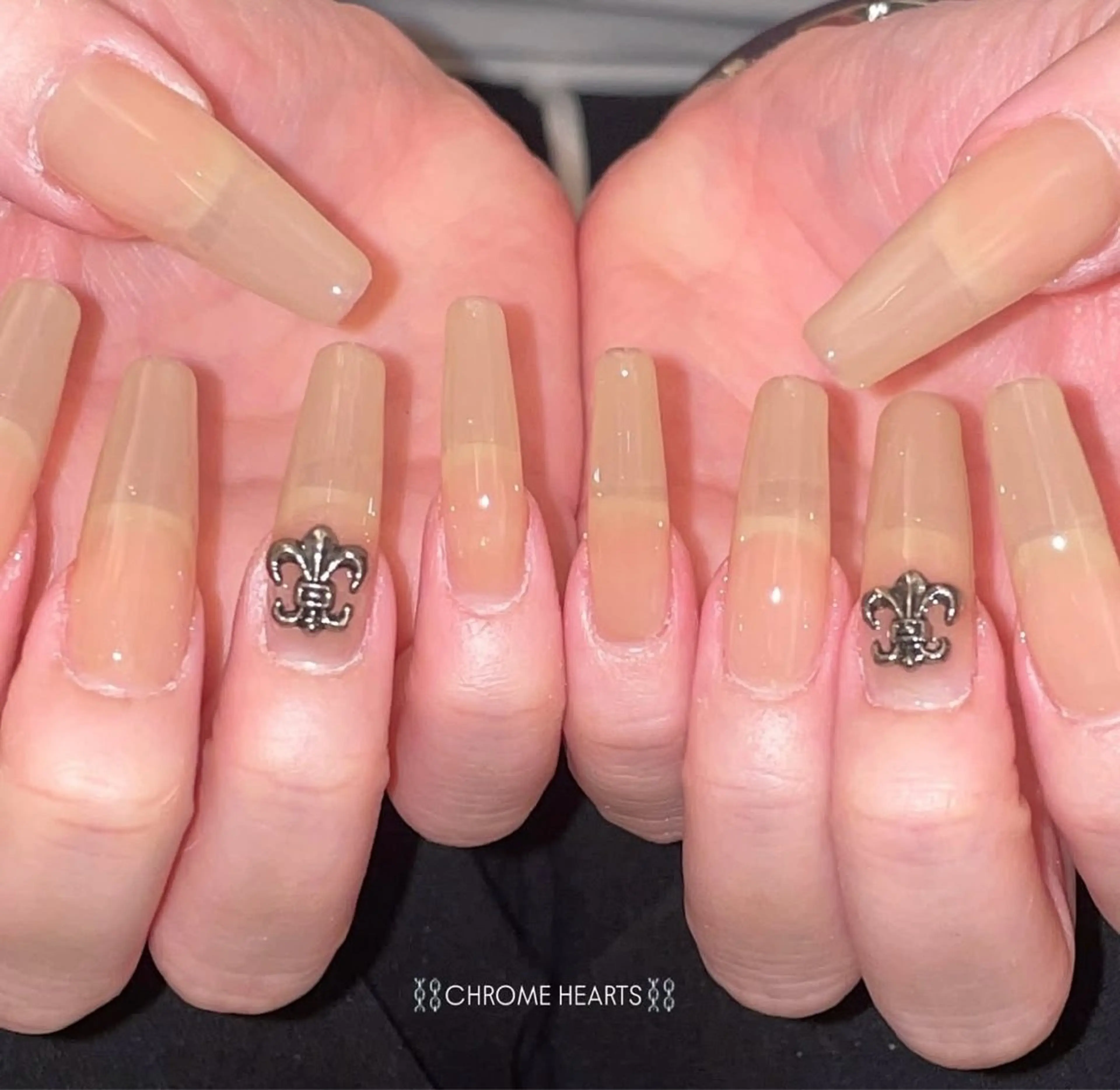 ネイル GO TODAY シェアサロン 渋谷Amiu店所属・渋谷ネイル🎀 y2k/海外ネイルのネイルデザイン