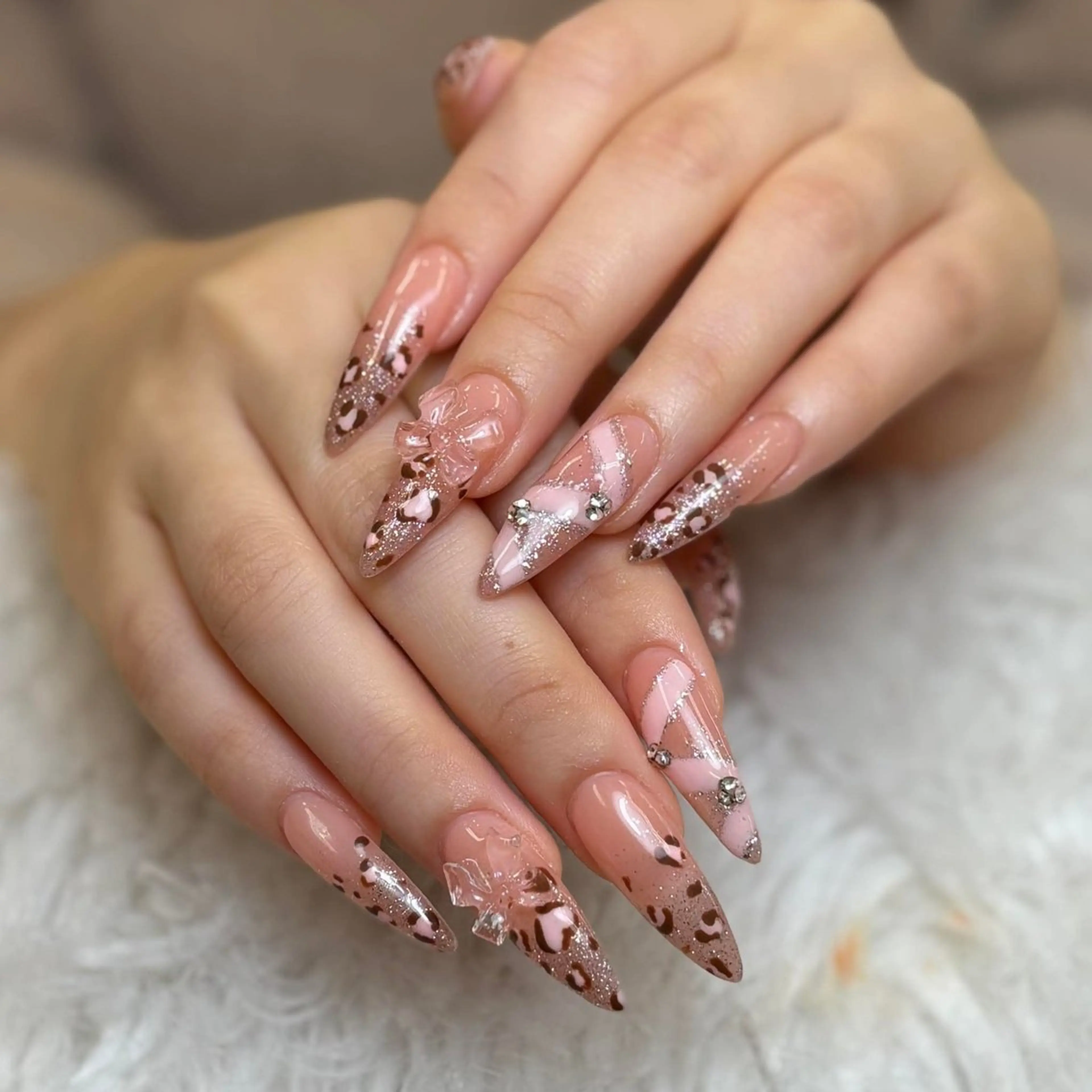 ネイル フレンチネイル ジェルネイル ガーリー 韓国ネイル ロングネイル ハンドネイル ミ チャンのネイルデザイン