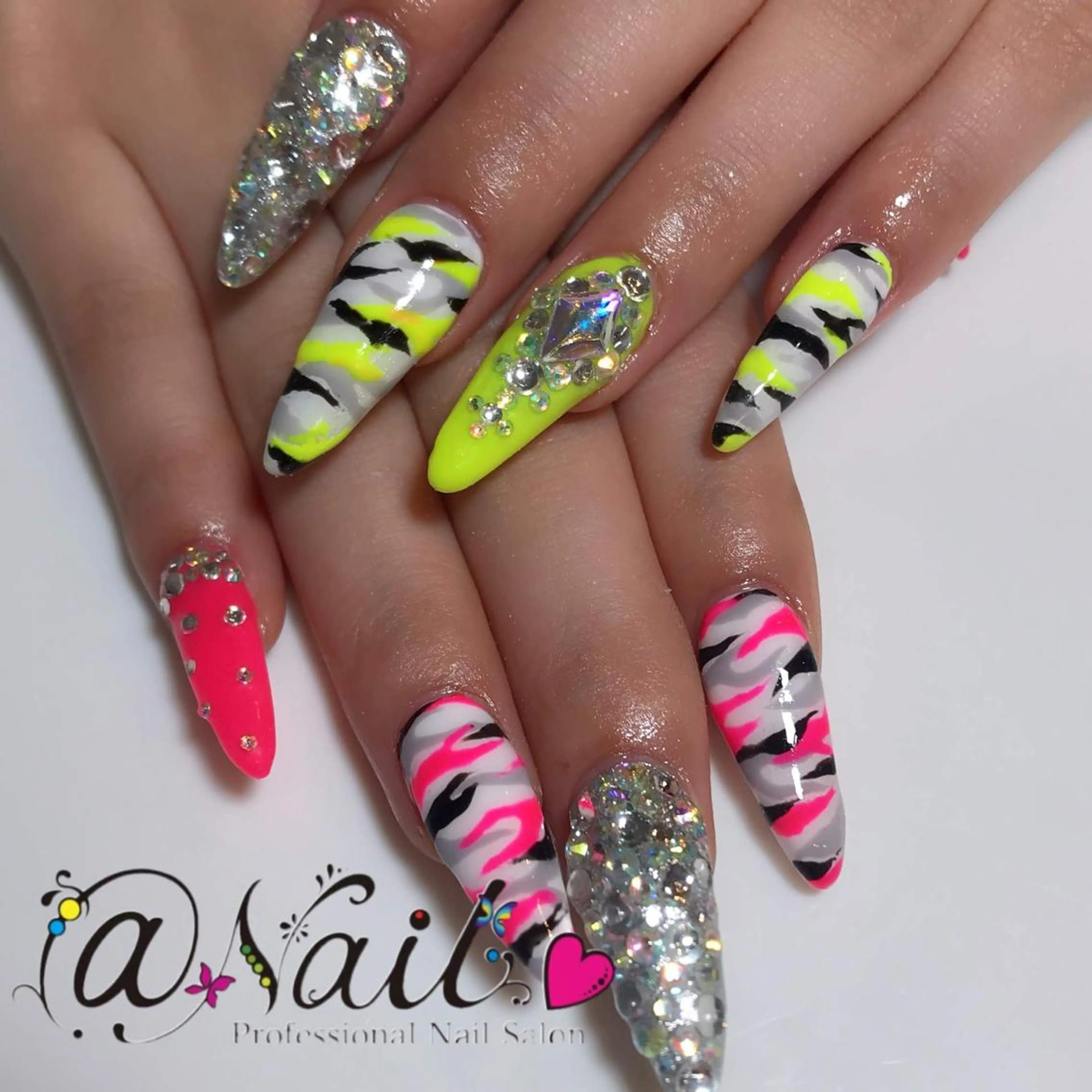 ネイル 小尾 栞のネイルデザイン