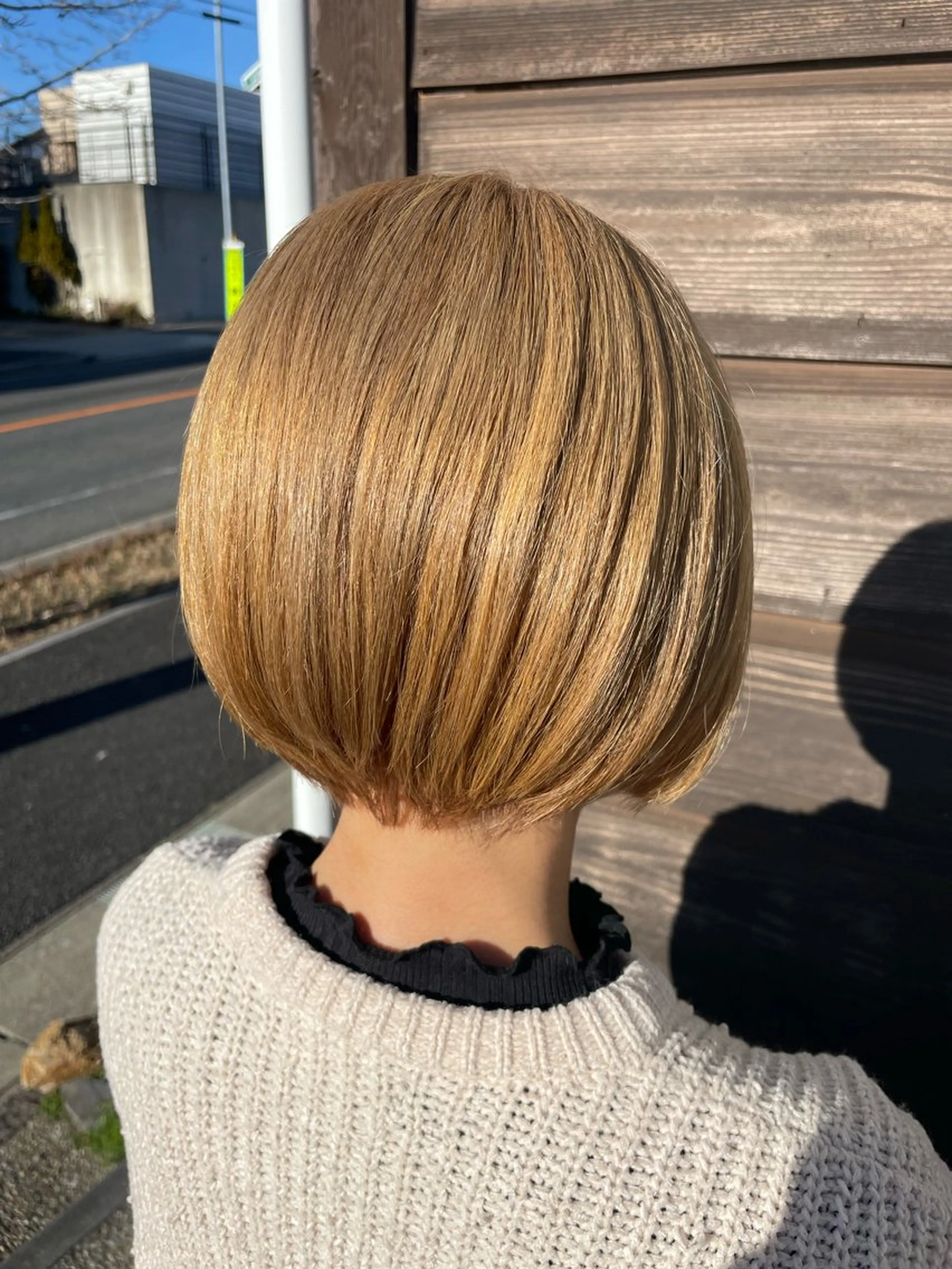 ショート カラー ハイトーンカラー ボブ カット TJ天気予報 近藤 仁也のヘアスタイル