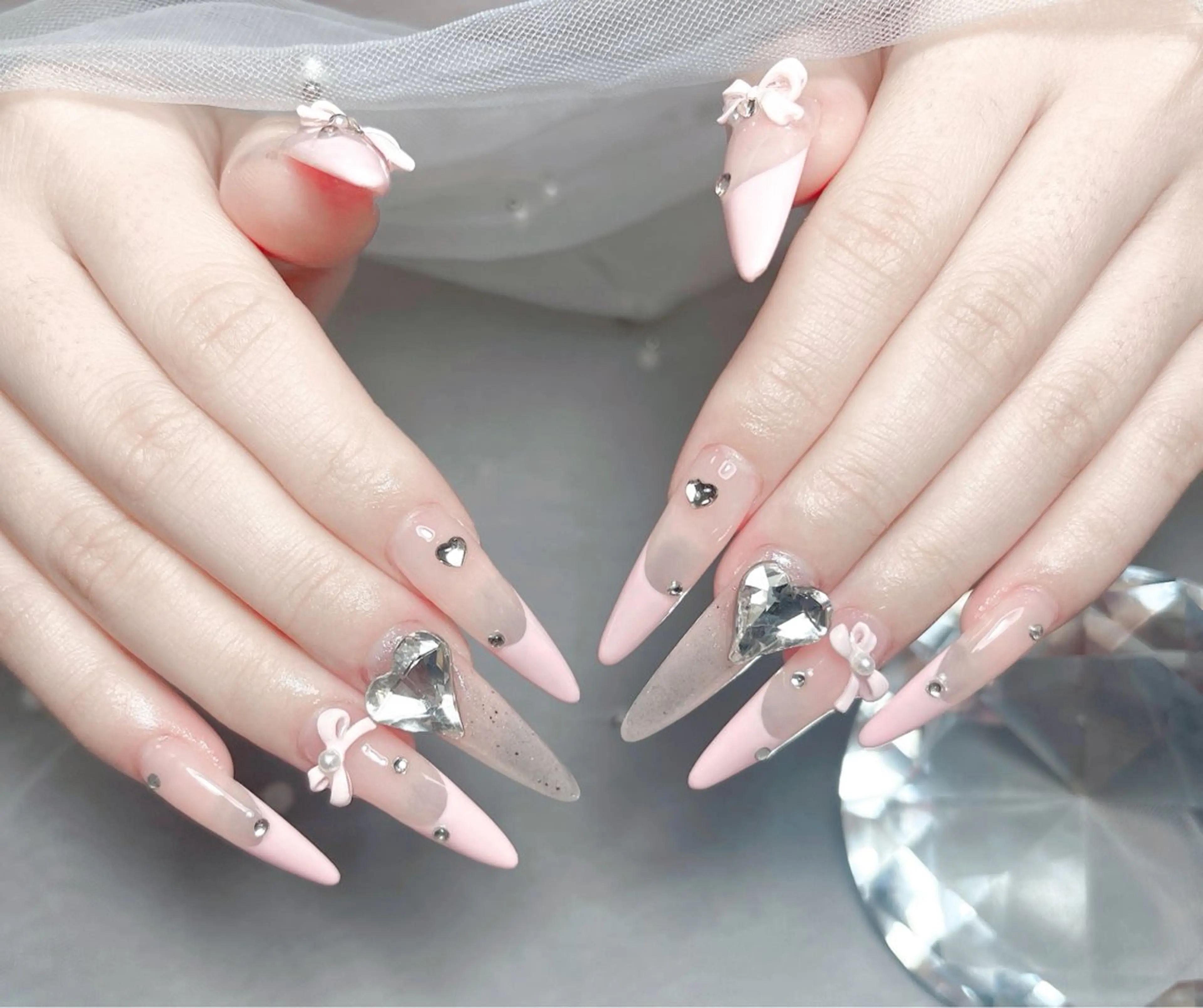 ネイル 成人式 ロングネイル マグネットネイル 大理石ネイル(マーブル) リボン Amee Nail Salonのネイルデザイン