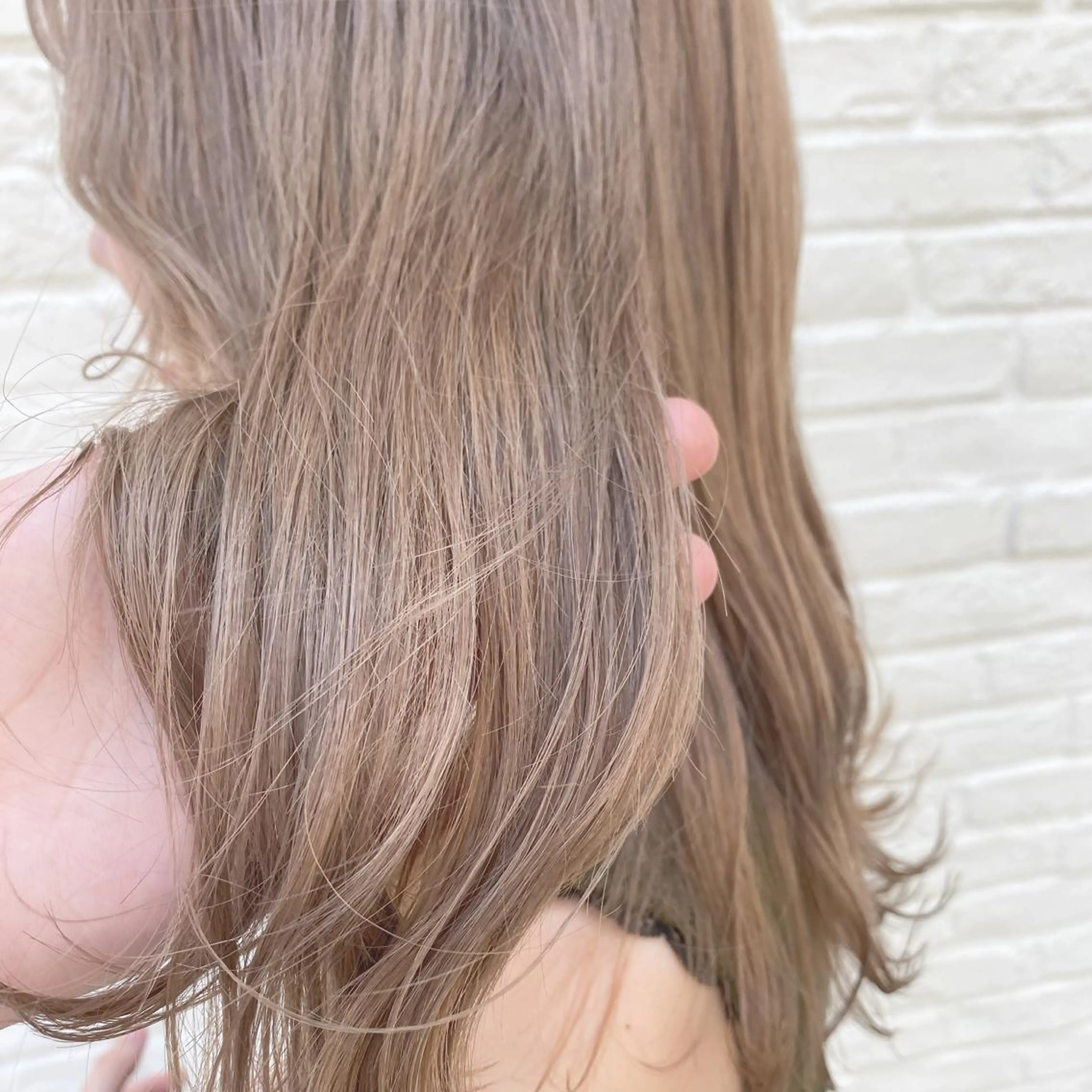 ミディアム カラー ☘️ブリーチ/ハイト ーン/レイヤー/のヘアスタイル