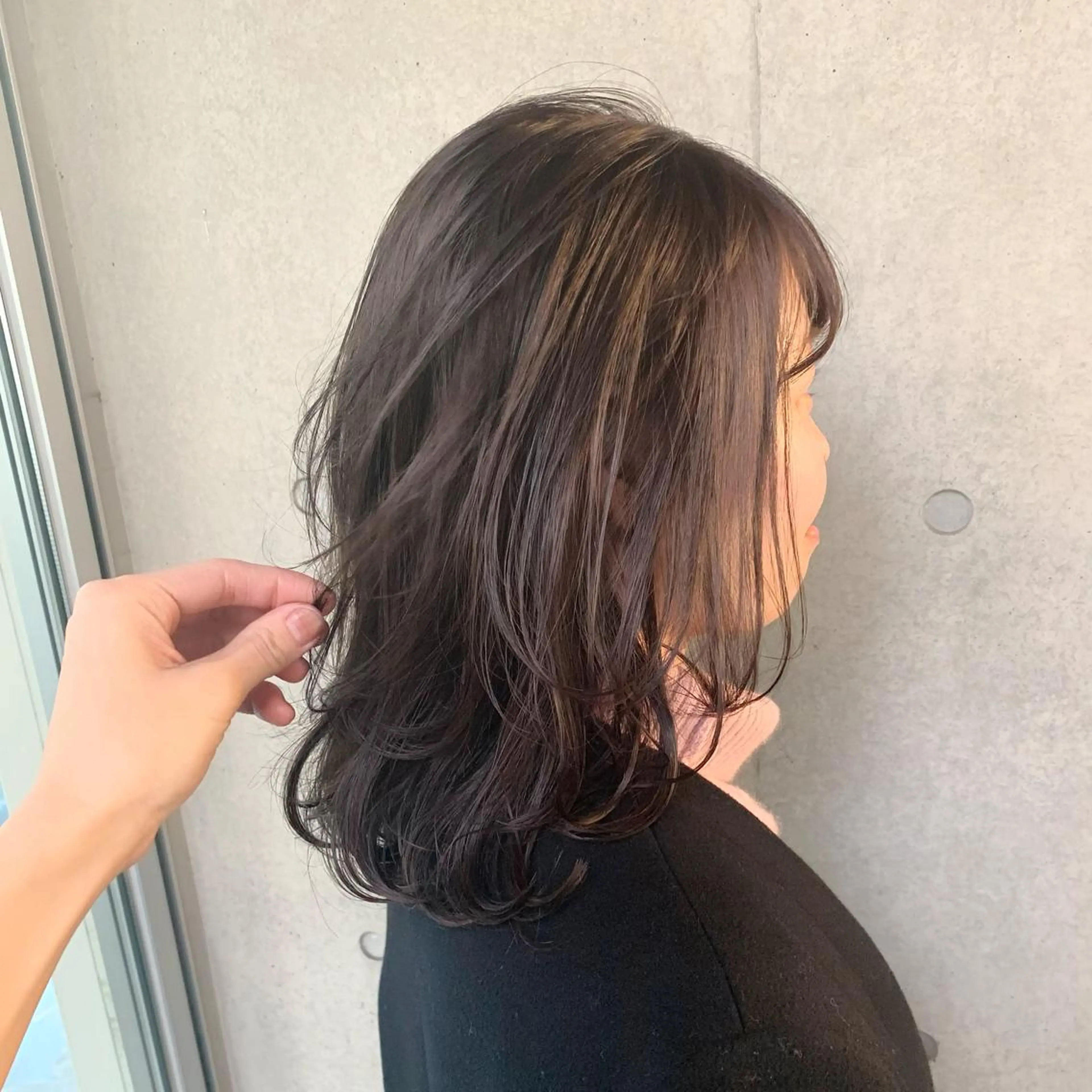 ミディアム カラー グレージュ ラベンダーカラー ラベンダーグレージュ ラベンダーグレー 岩田菜央 《武蔵小杉》のヘアスタイル