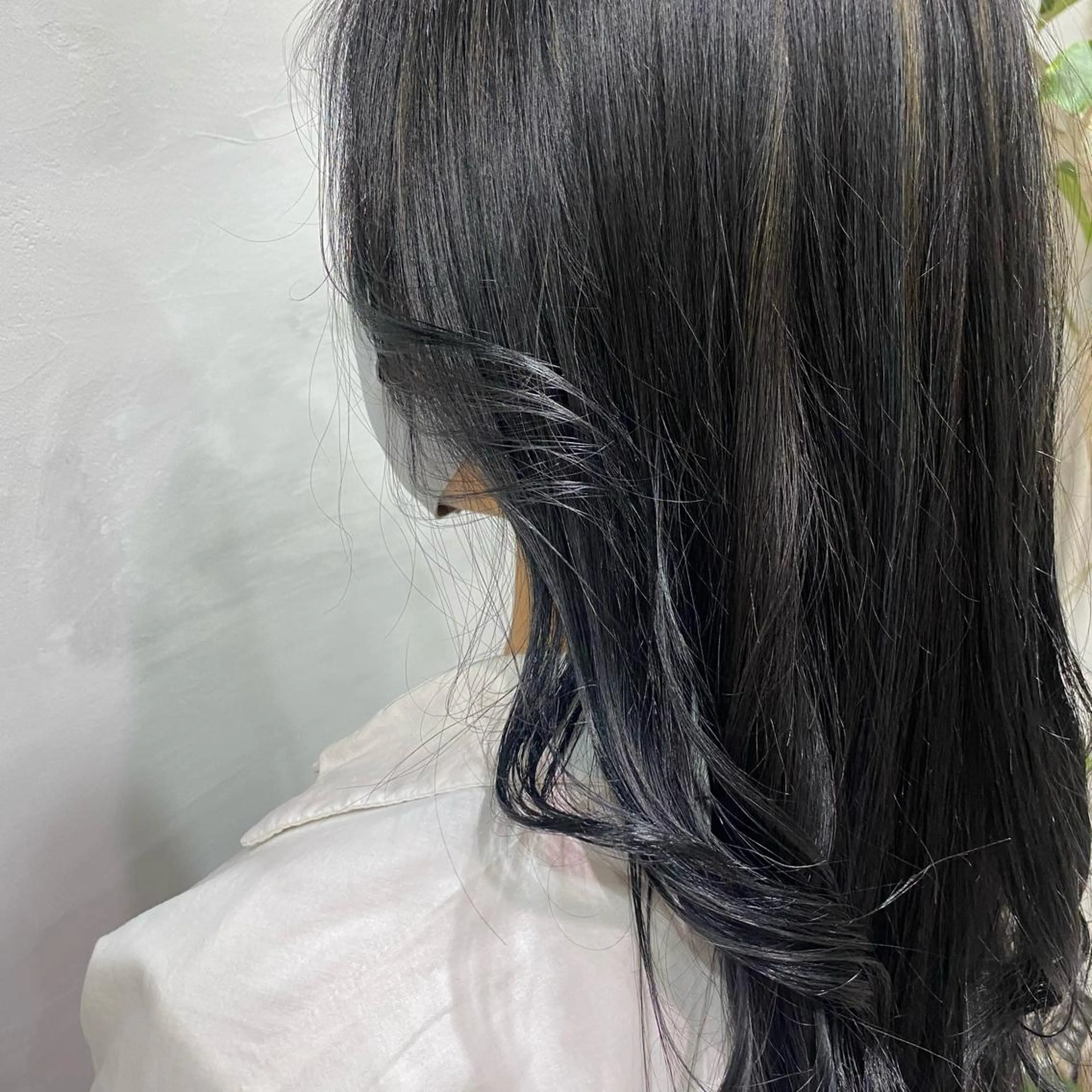 ロング ハイライト ヘアカラー 大久保 優香のヘアスタイル