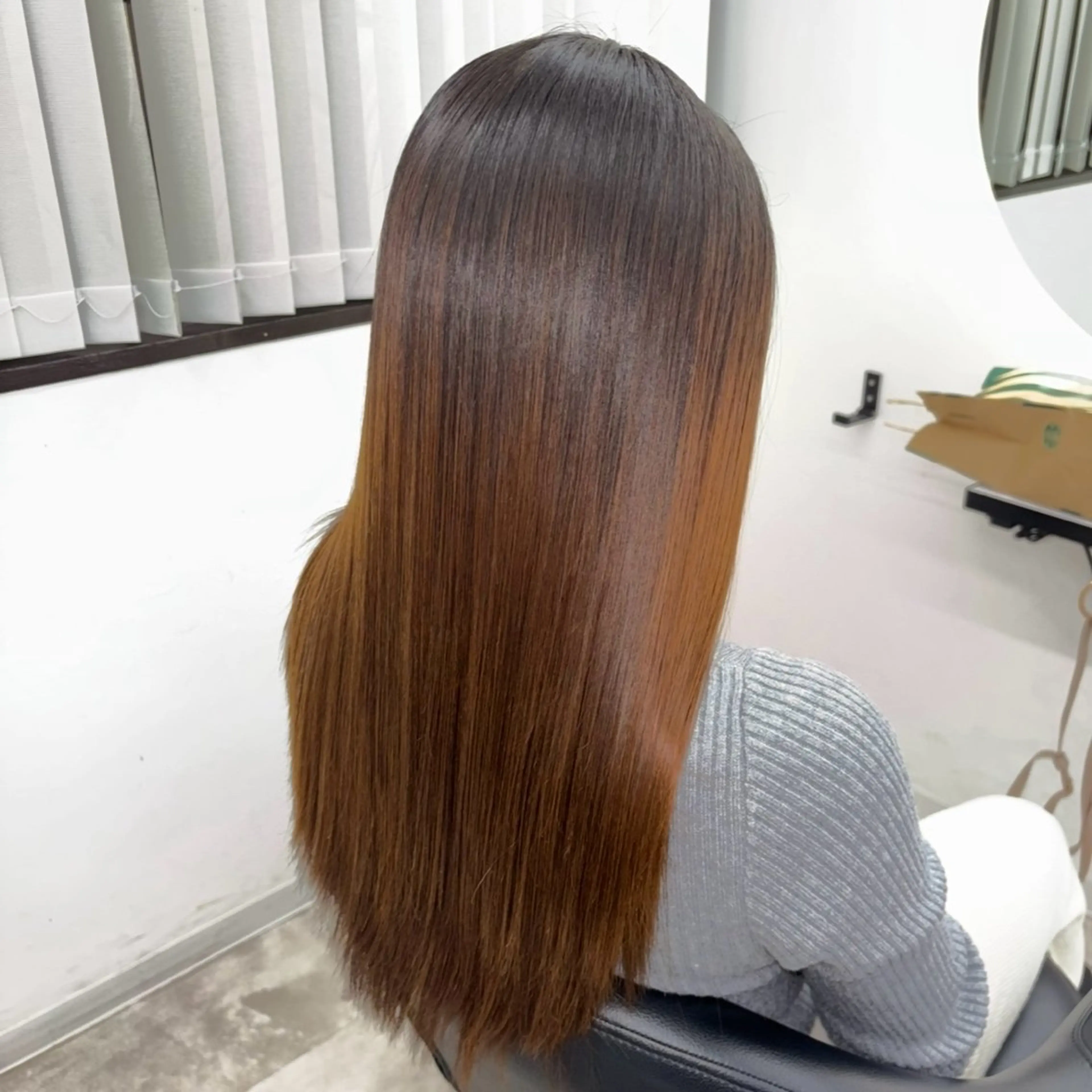 ロング 縮毛矯正 Ren. 🦋デザインカラーのヘアスタイル