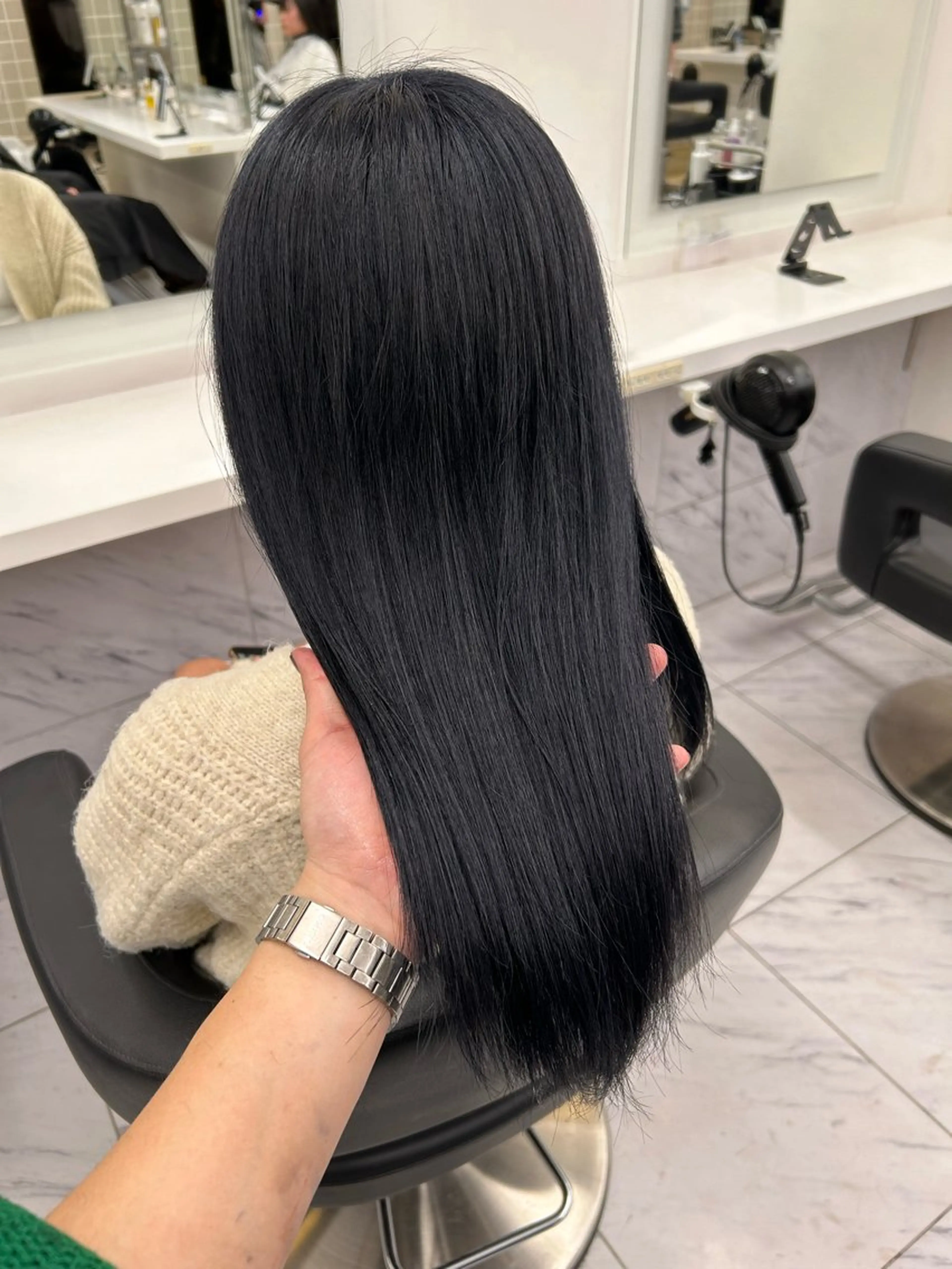 セミロング カラー パーマ ヘアアレンジ キッズ 🦋韓国レイヤー｜ 透明感グレージュ🦋のヘアスタイル