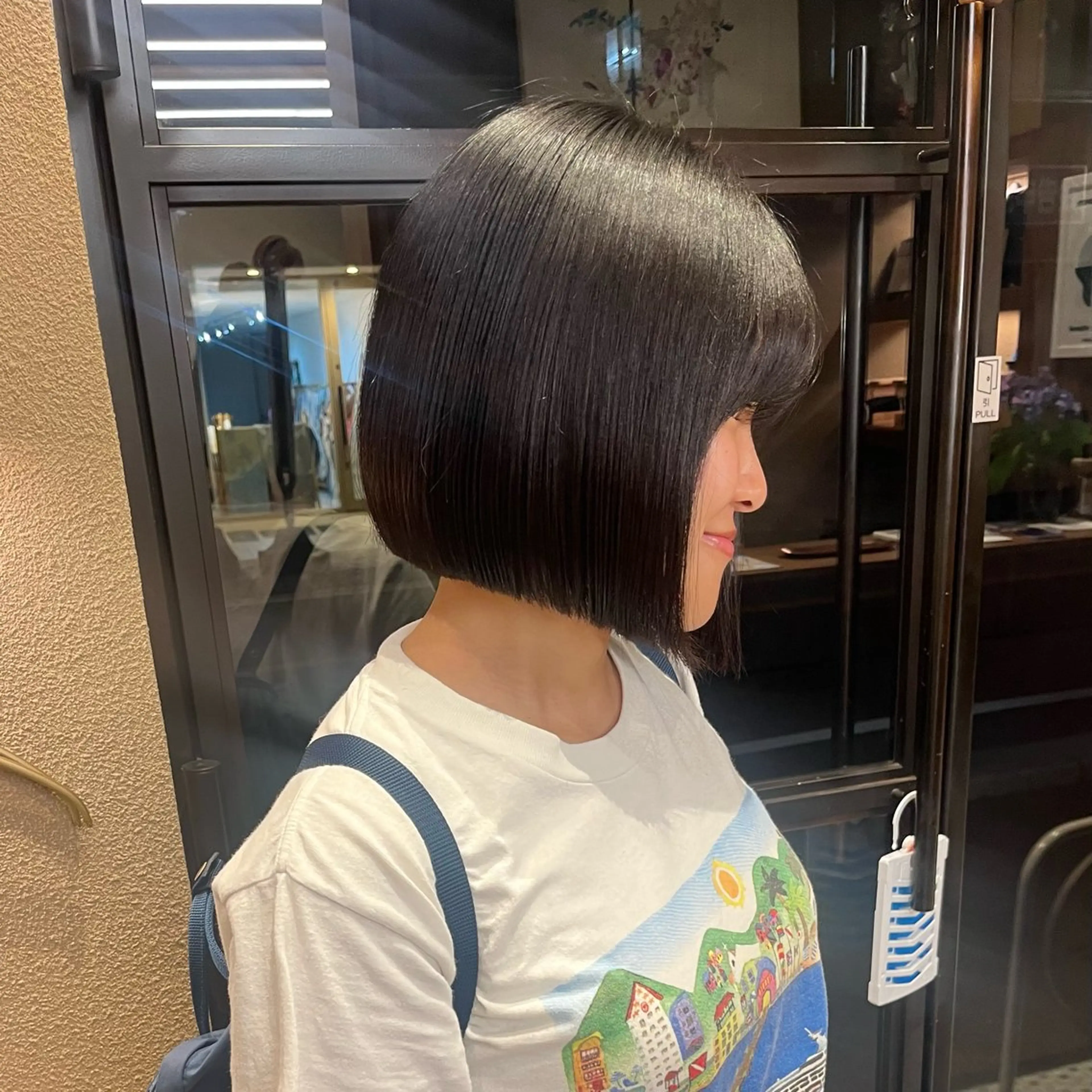ミディアム ボブ カット Wカラー🐾 ハルナのヘアスタイル