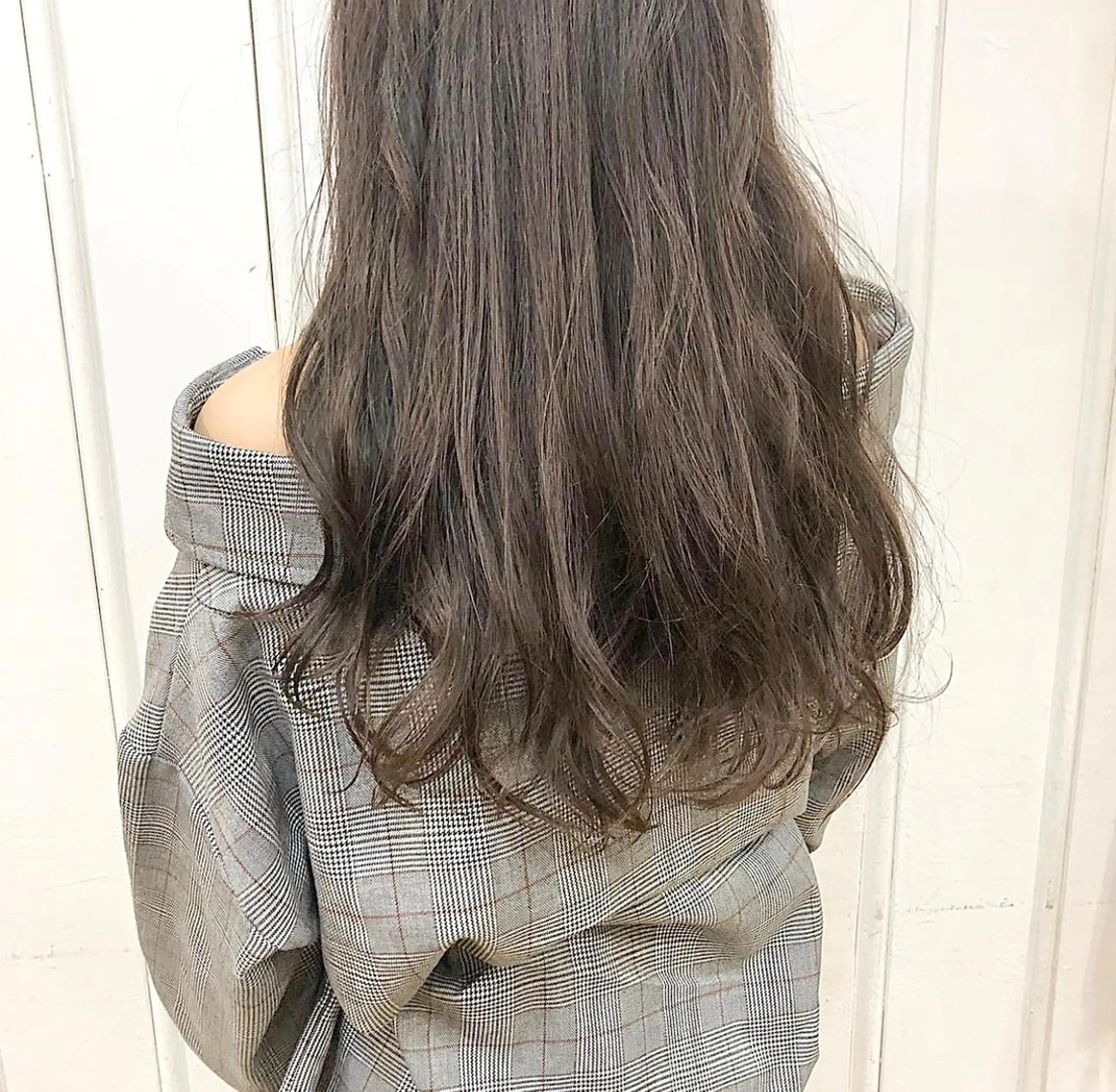 ロング カラー パーマ ヘアアレンジ キッズ ネイル マツエク・マツパ グレージュ インナーカラー/ KANAのヘアスタイル