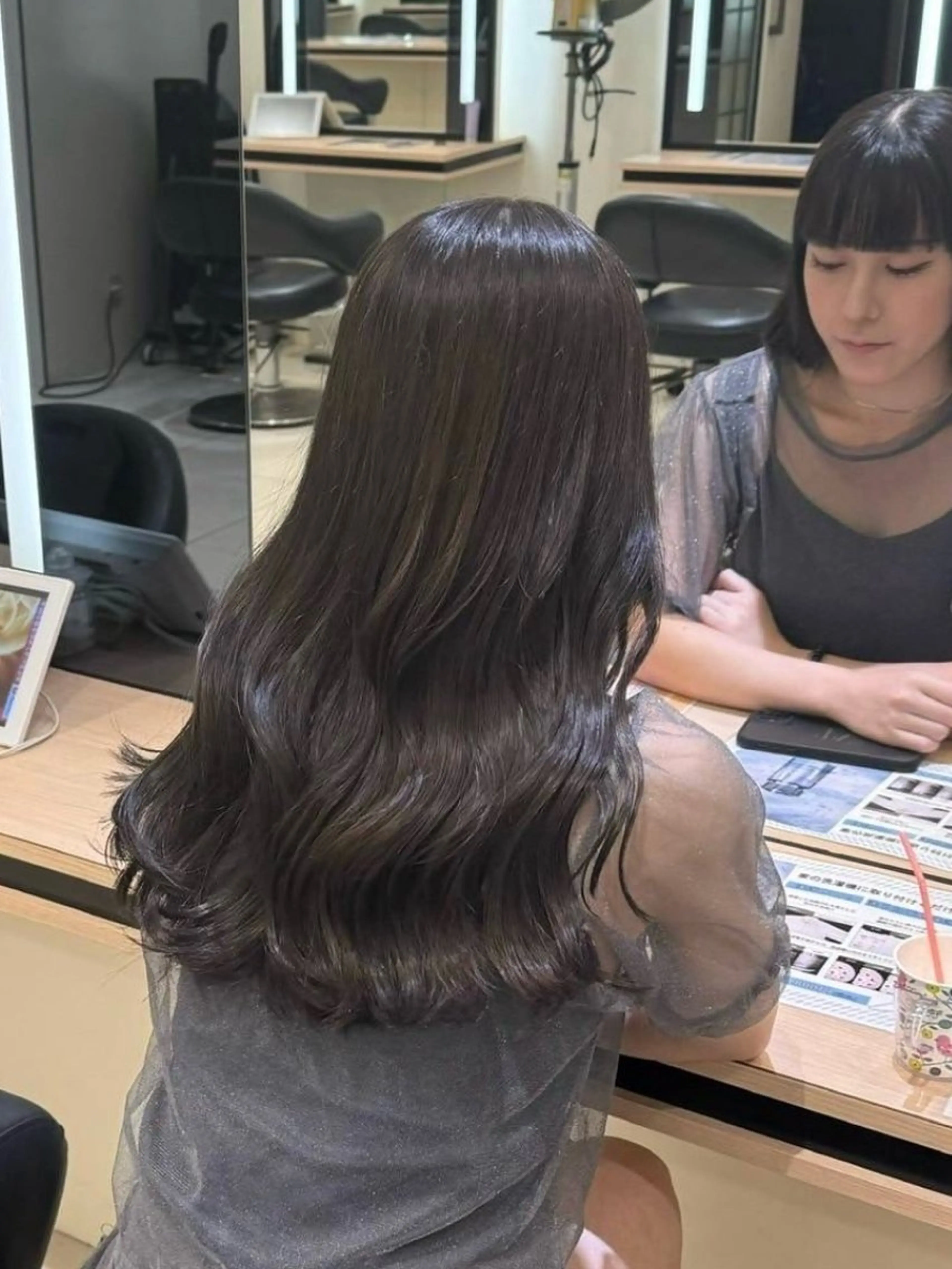 ロング カラー グレージュ ひなの🫧ベージュ系 艶カラーのヘアスタイル