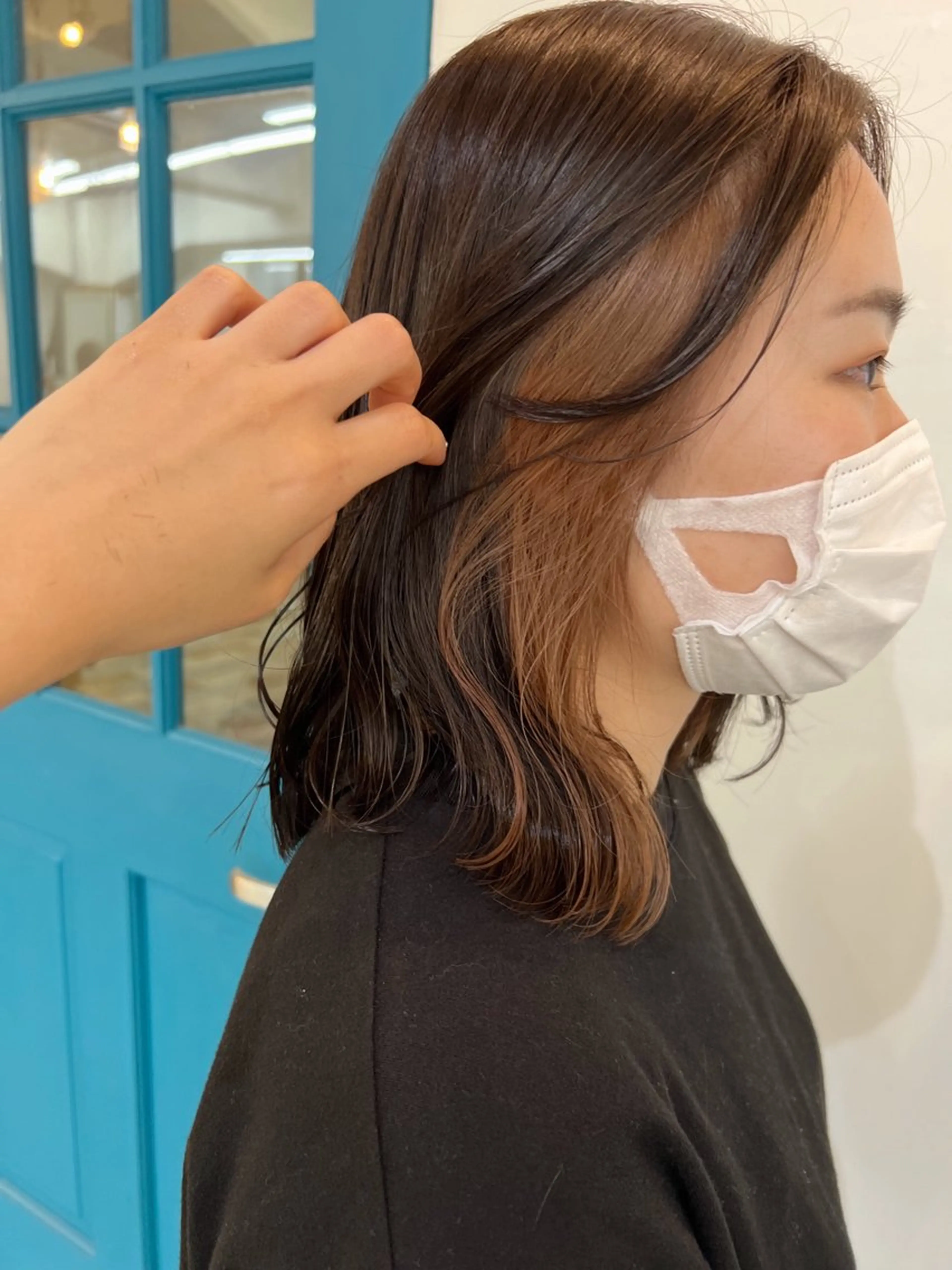 ミディアム カラー ベージュカラー ブリーチ イヤリングカラー ミルクティーベージュ カット ヘアカラー トリートメント KANA/ボブ/ インナーカラー/艶髪のヘアスタイル