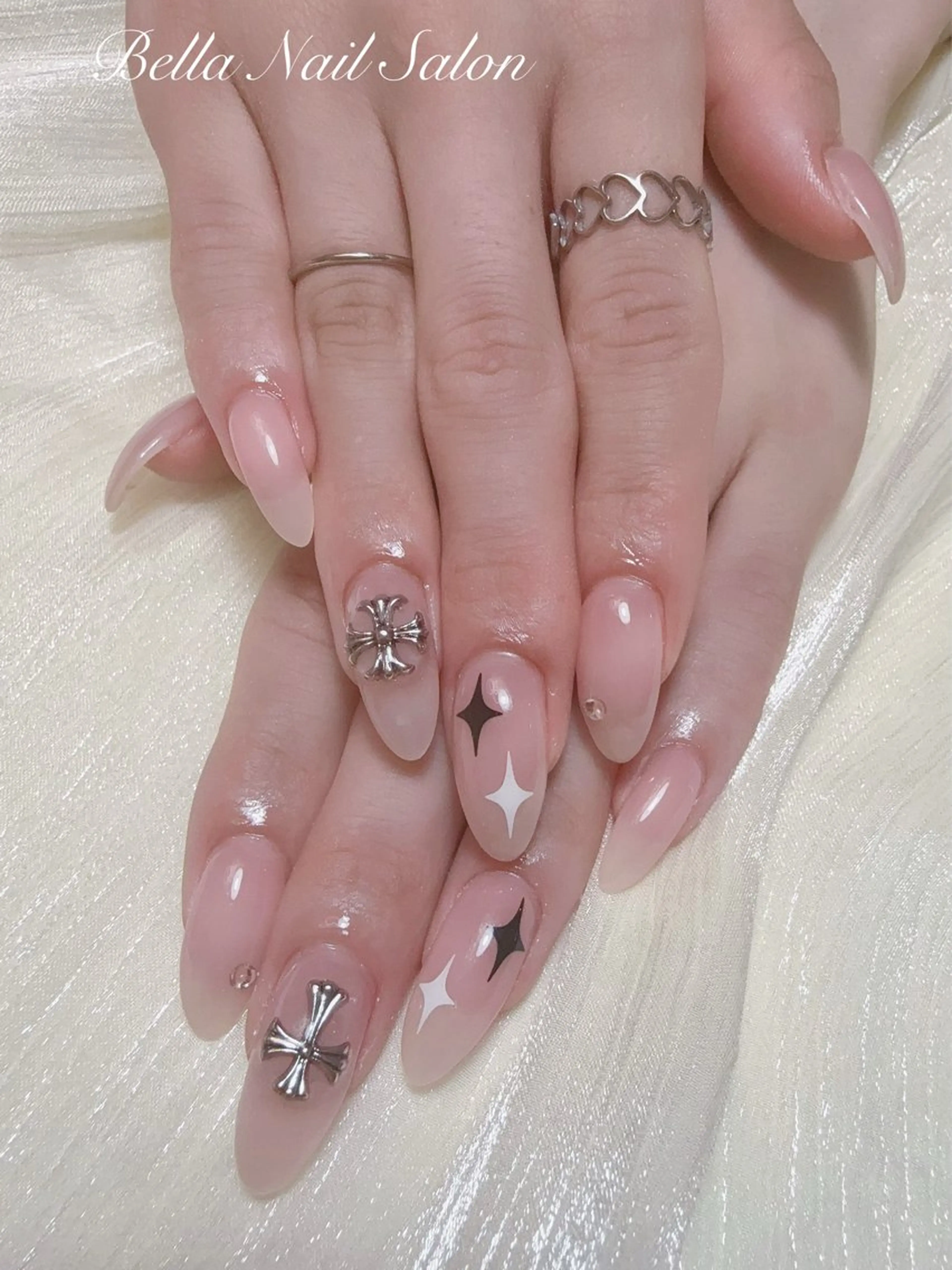 ネイル シンプルネイル ハンドネイル Bella Nail Salonパラジェルのネイルデザイン