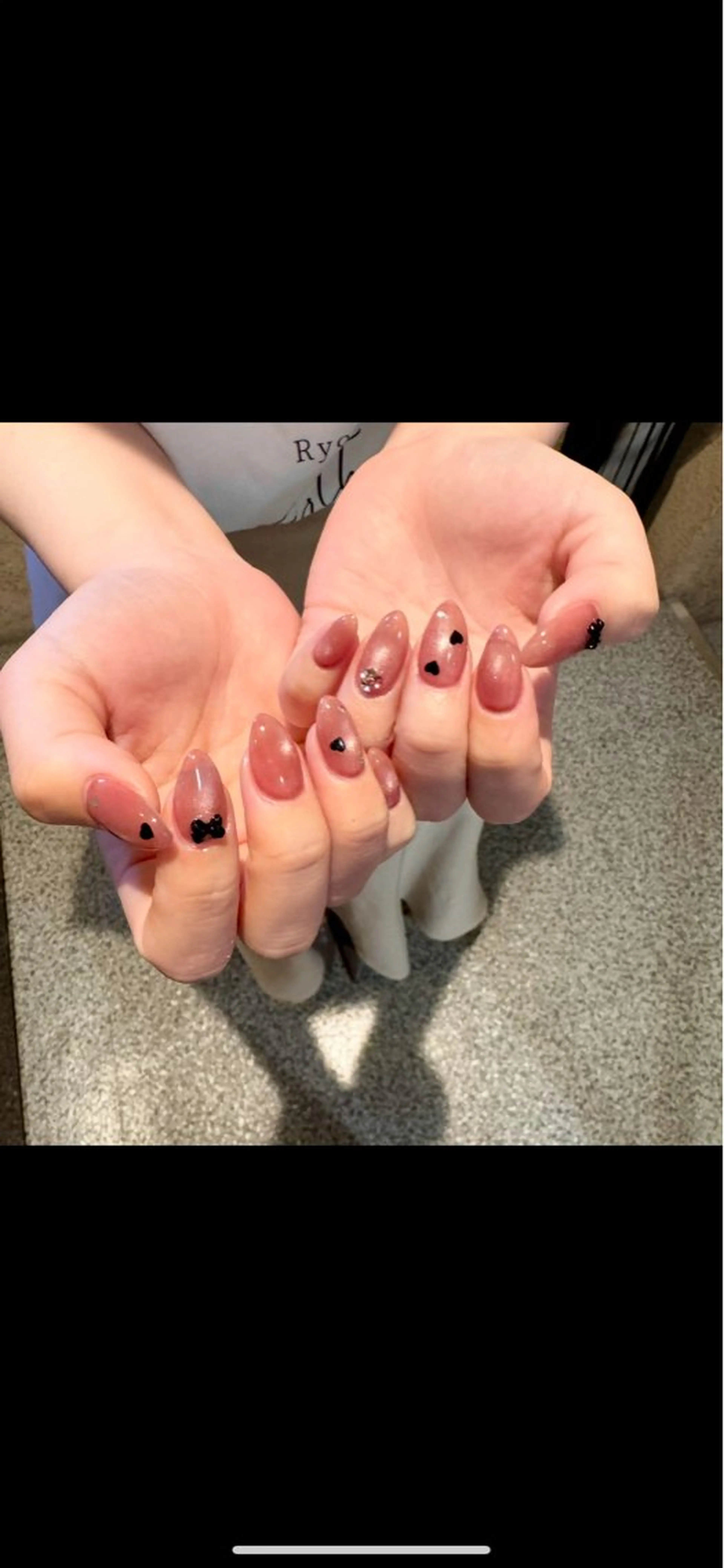 ミディアム 藤井 芽依のネイルデザイン