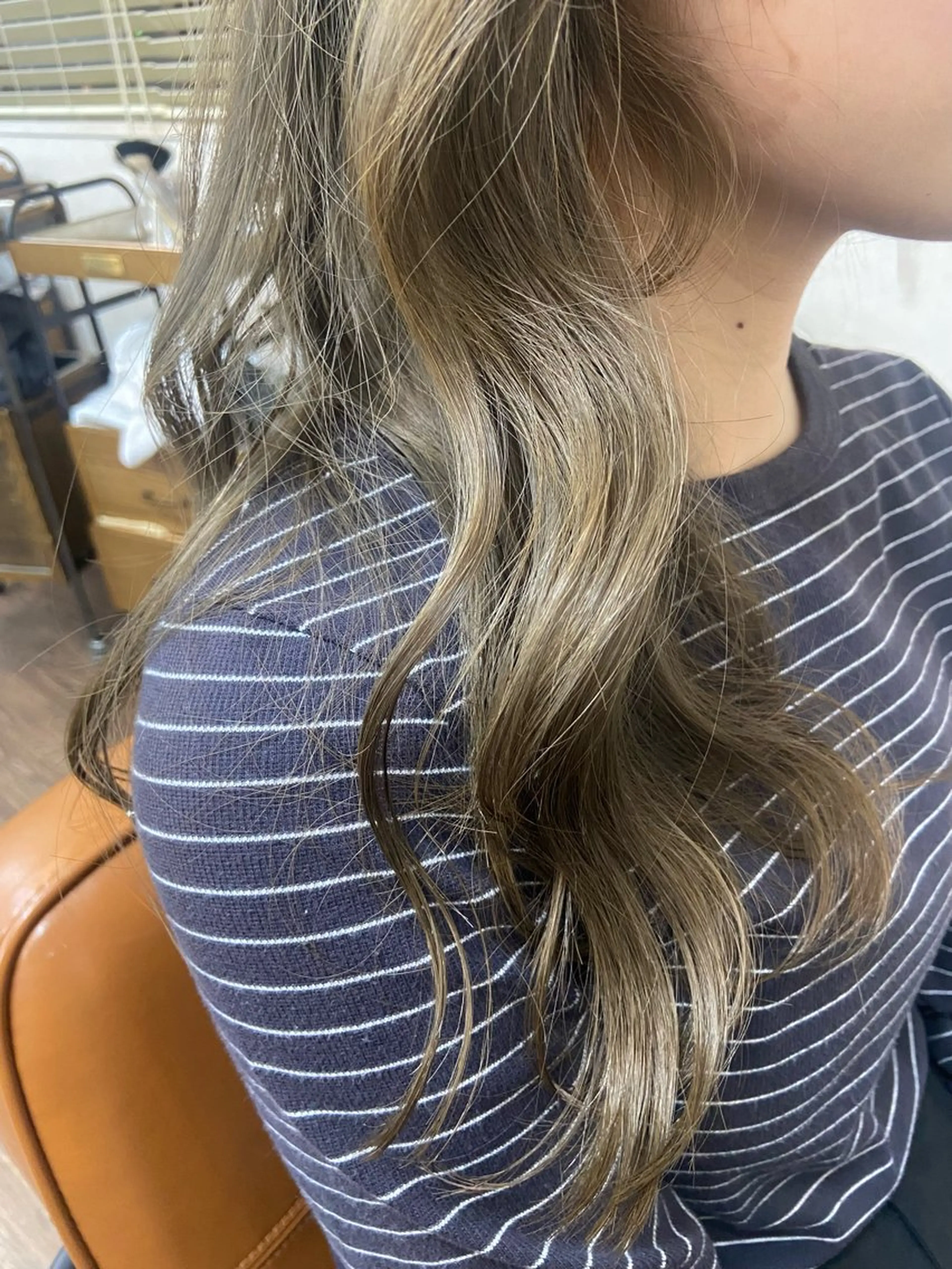 セミロング カラー 関口 真琴のヘアスタイル