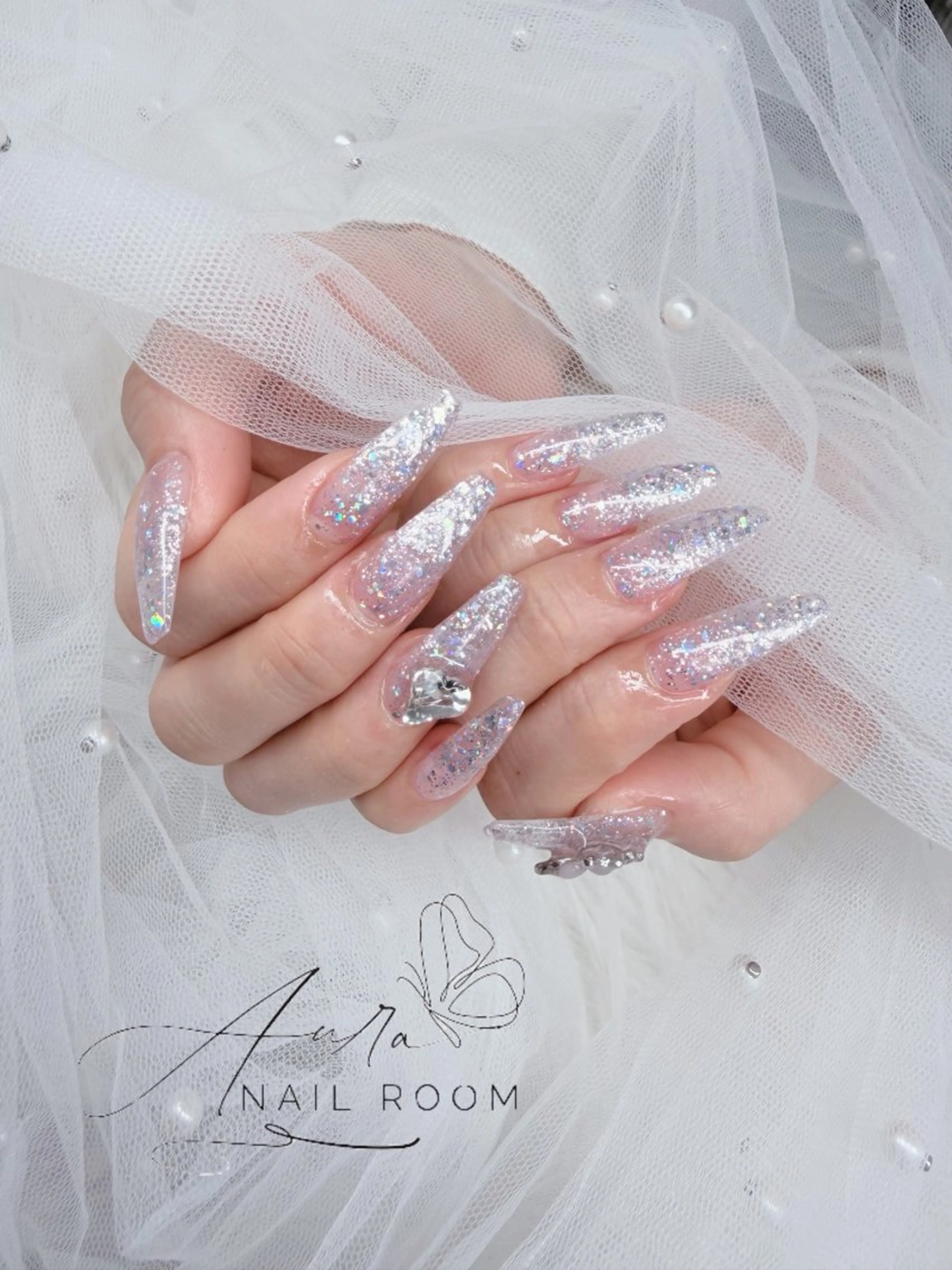 ネイル Luna (Aura nail room)のネイルデザイン