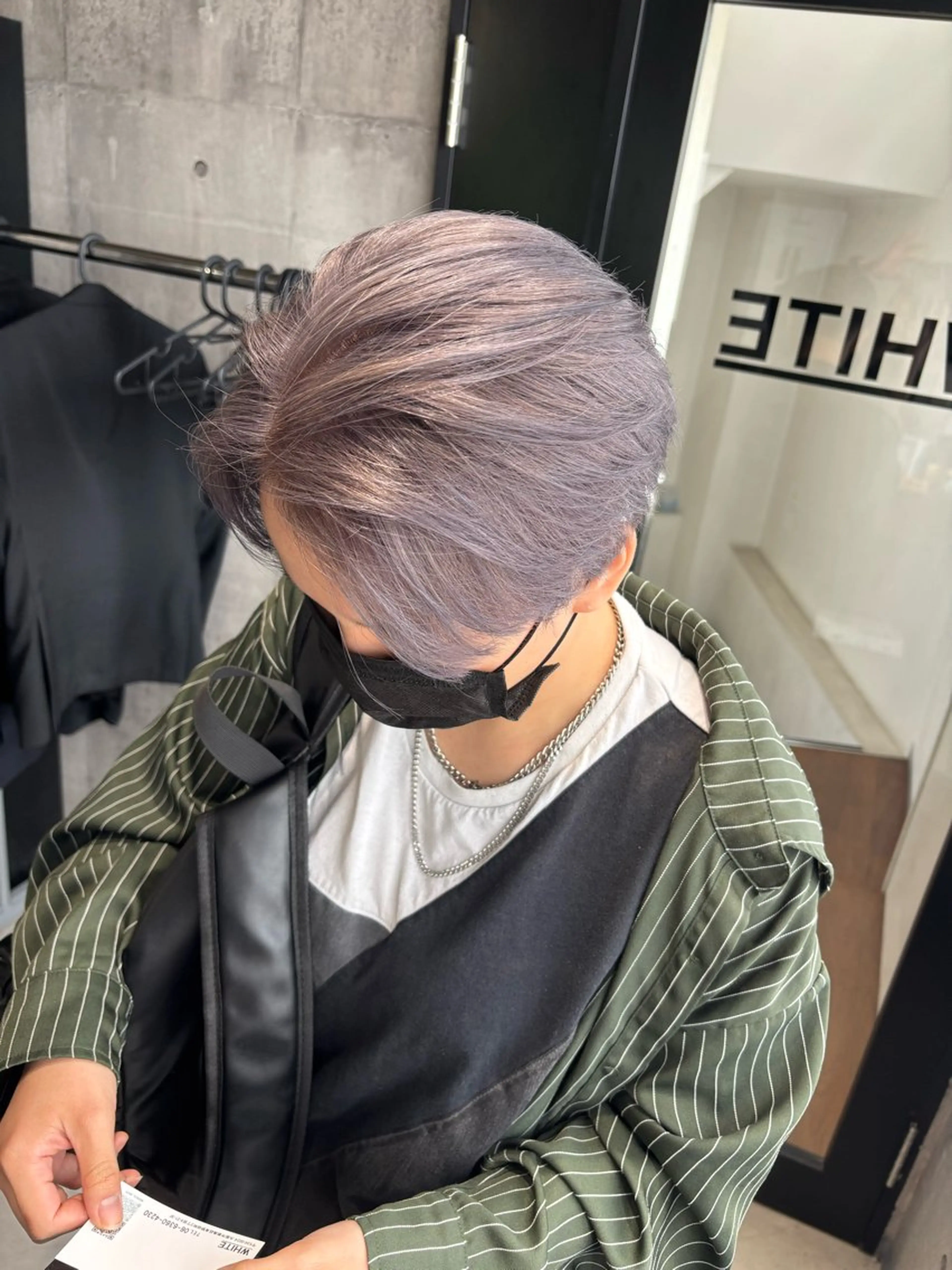 ショート カラー シルバー カット ヘアカラー トリートメント _WHITE / KENTOのヘアスタイル