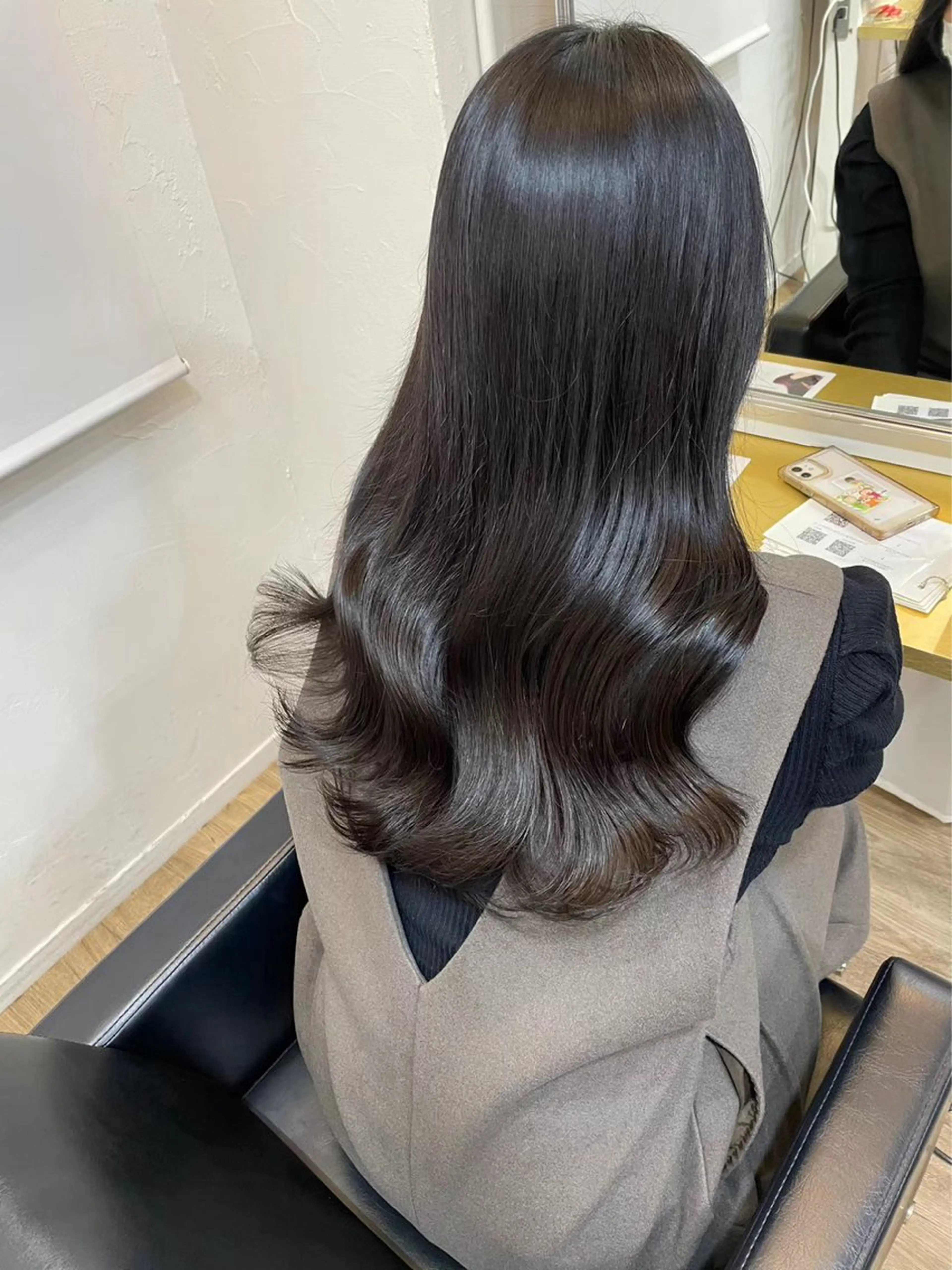 ロング カラー 透明感カラー グレージュ 韓国風ヘア レイヤーカット 神戸ボブ✂️ ioe三宮/田 伸佳のヘアスタイル