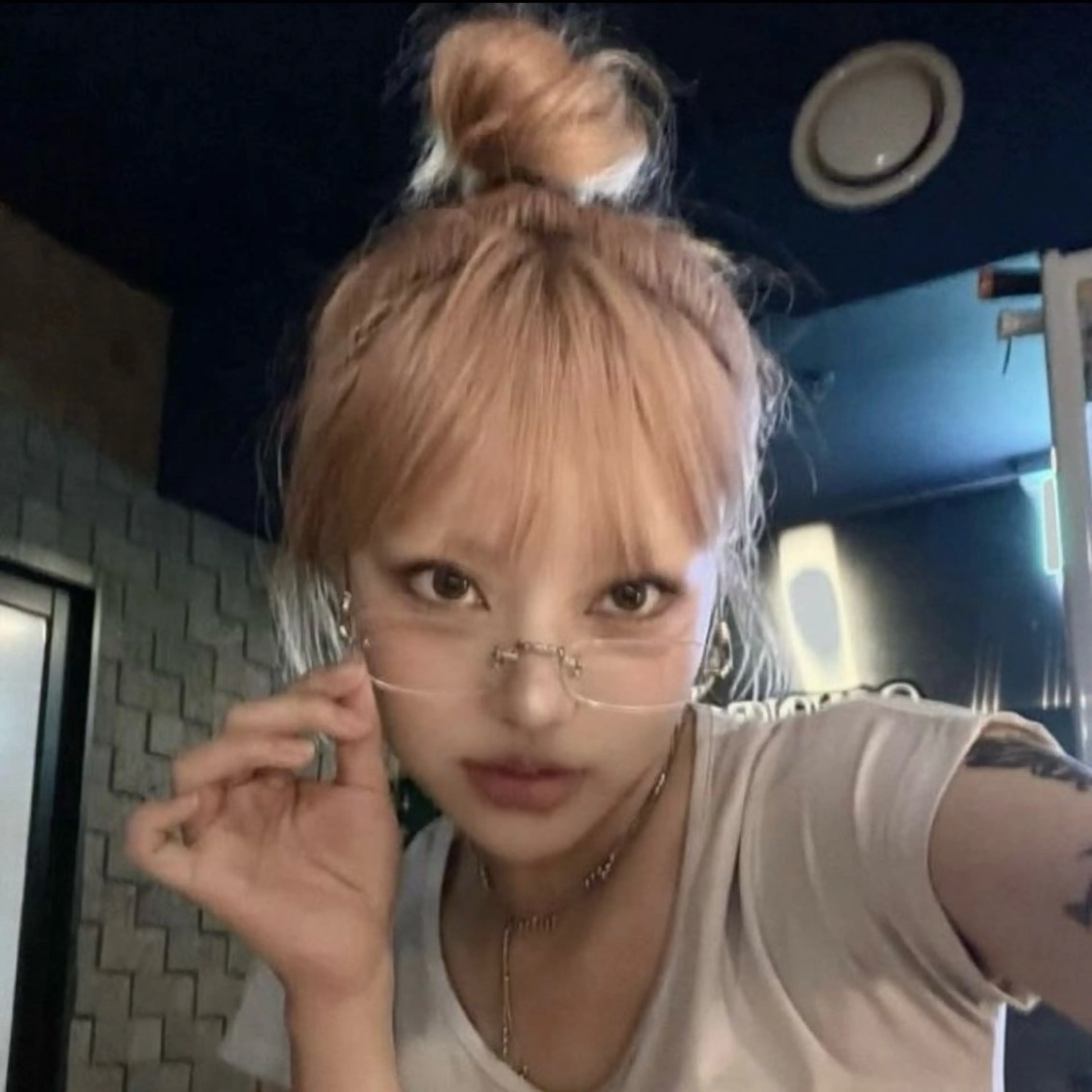 セミロング カラー ヘアアレンジ ベージュカラー ブロンド ダブルカラー ハイトーンカラー ハイトーンベージュ カット ヘアカラー トリートメント Mizobe misakiのヘアスタイル