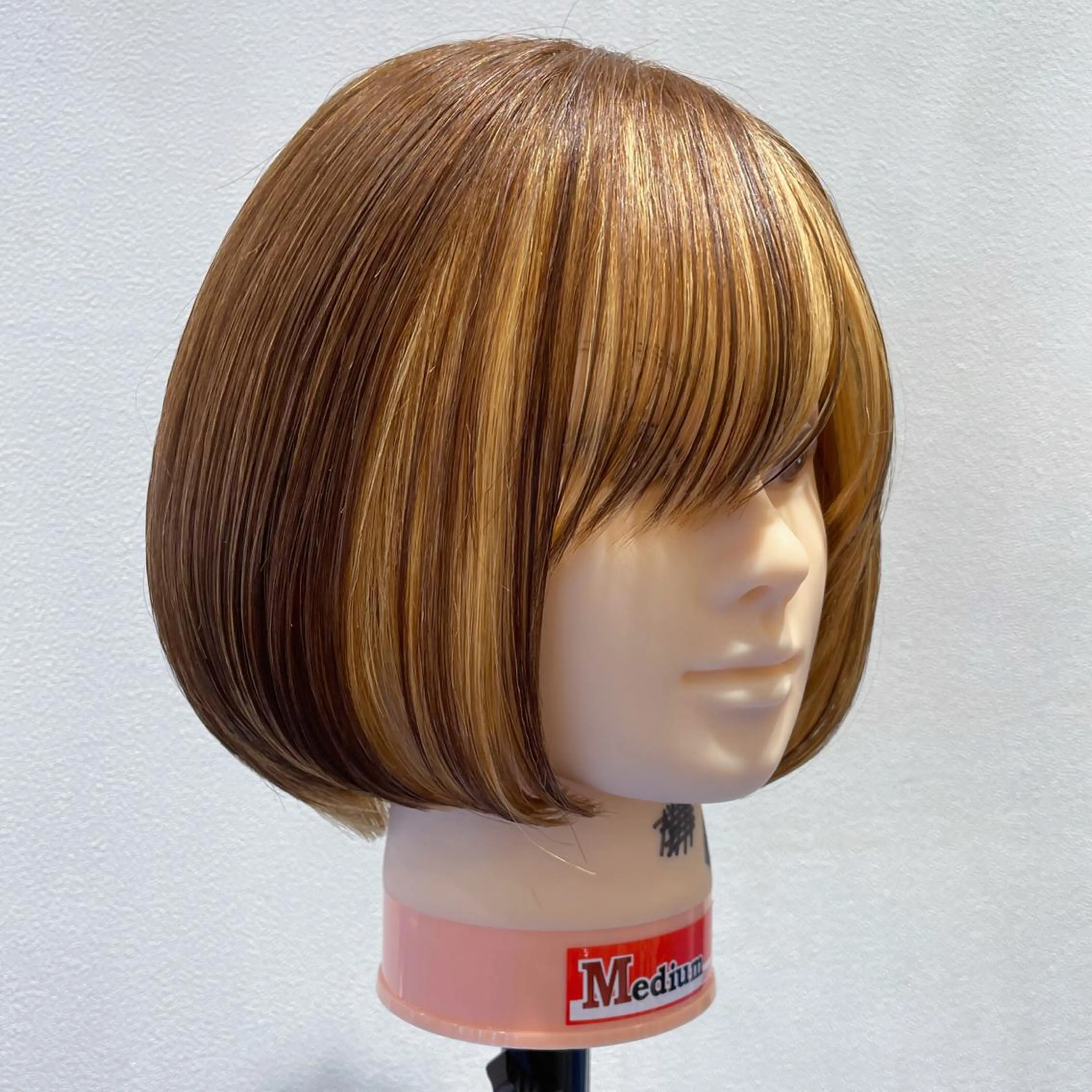 ショート カラー インナーカラー 伊藤 未来のヘアスタイル