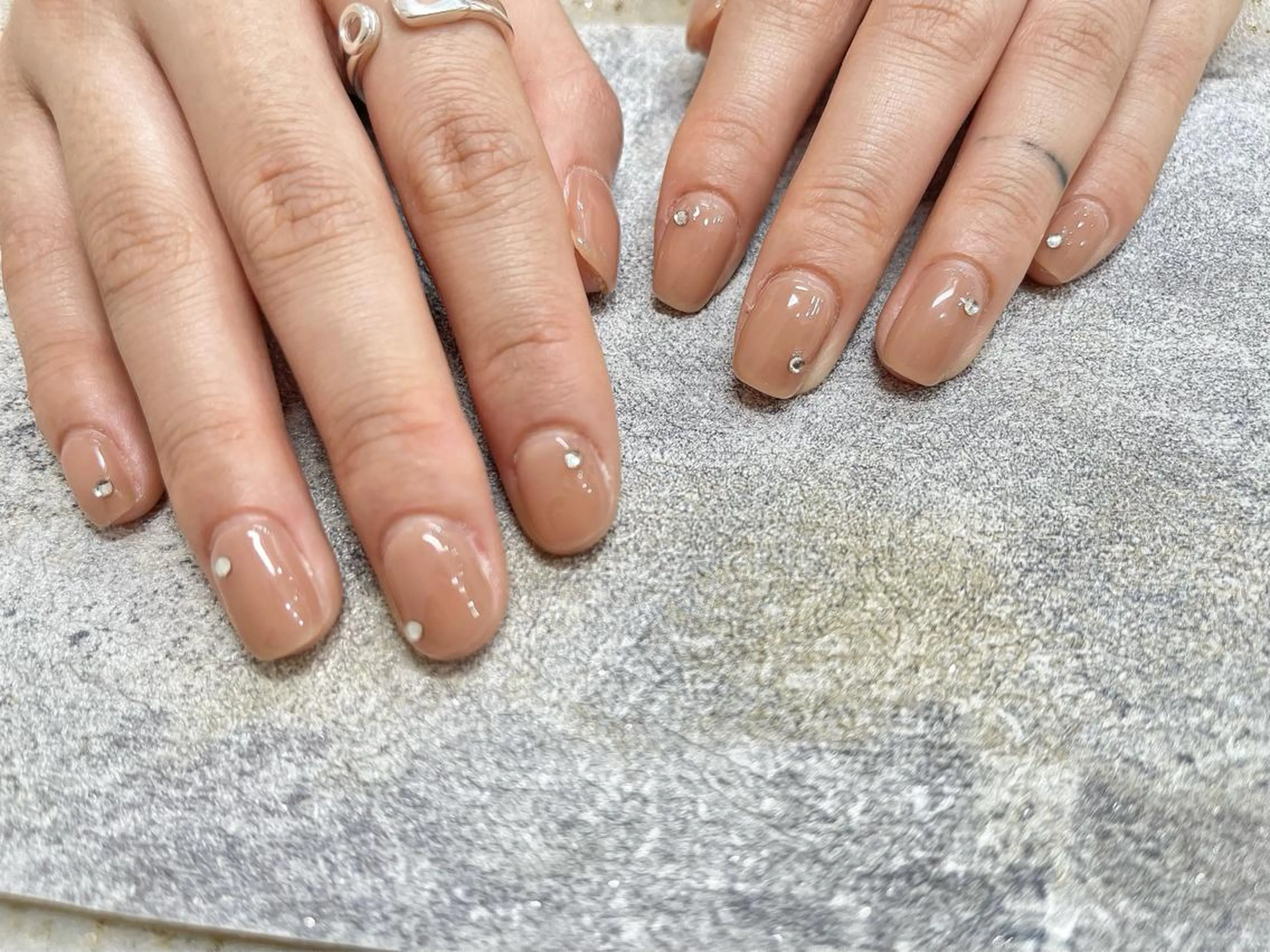 ネイル ストーンネイル Umi nail& eyelashのネイルデザイン