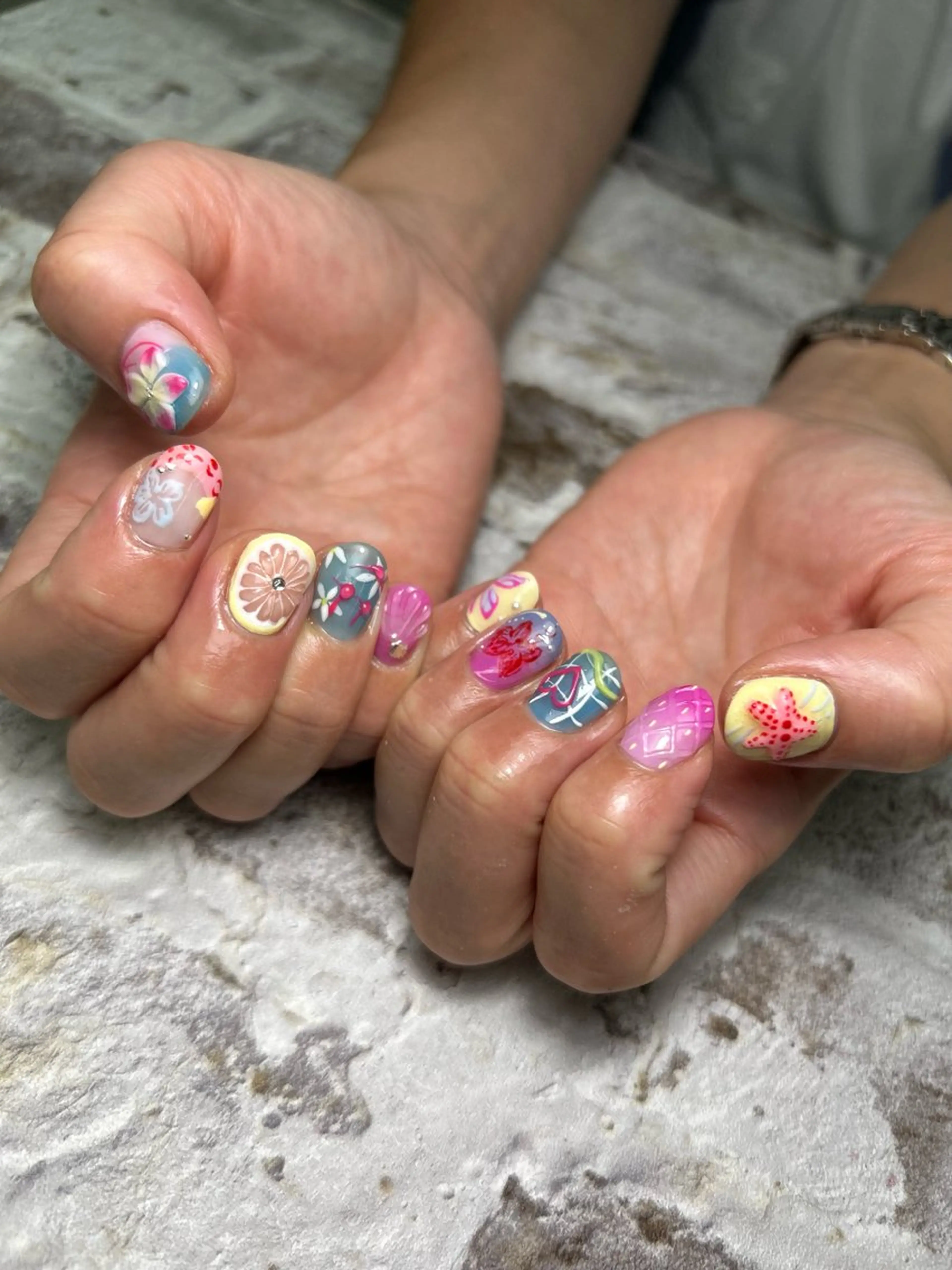 ネイル 夏ネイル ネイルサロンmuumii所属・東十条muumii ネイルまつ毛のネイルデザイン