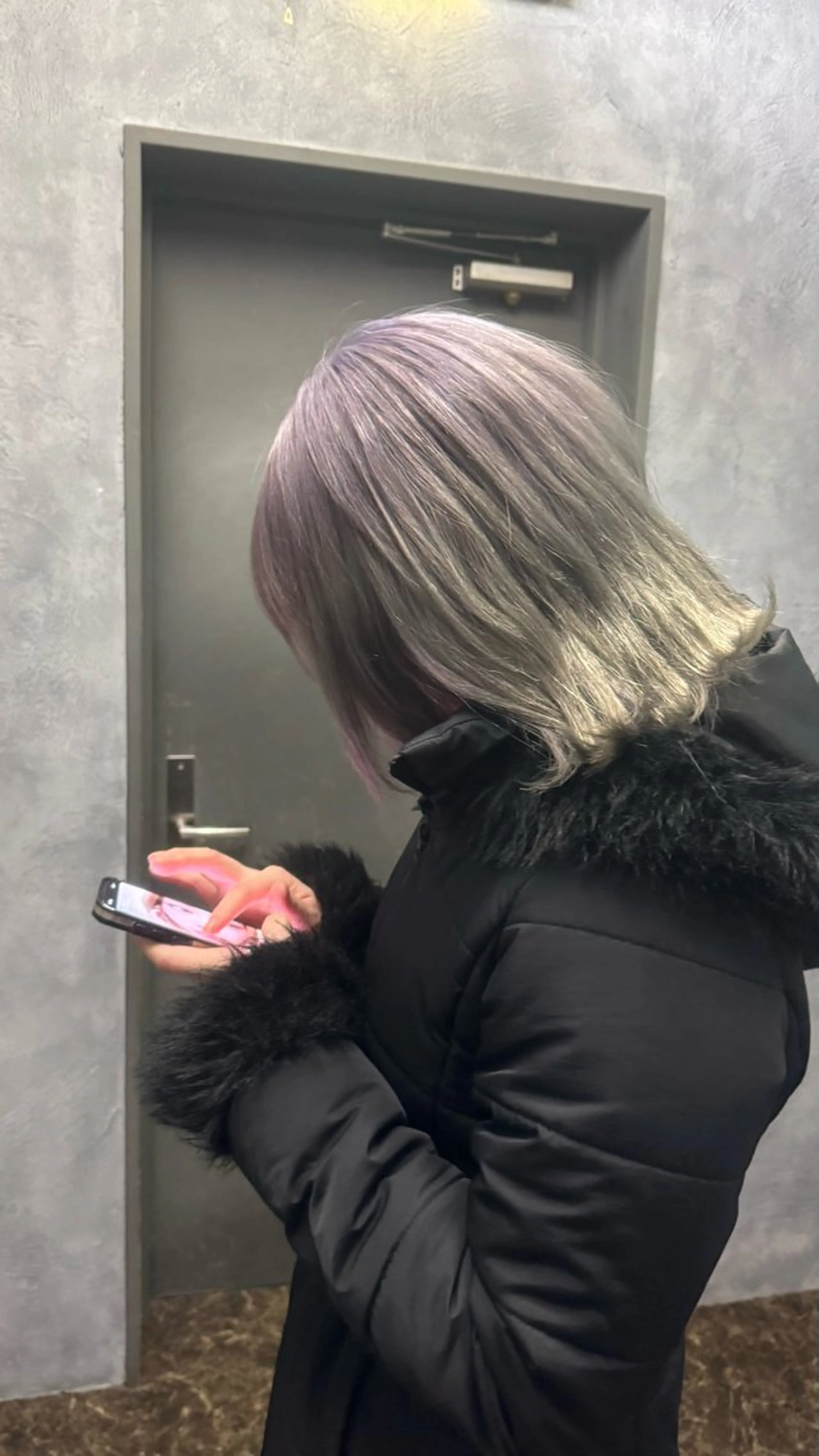 ミディアム カラー Graphy  札幌所属・🐺ﾅｶﾑﾗ ﾓﾓｶのヘアスタイル