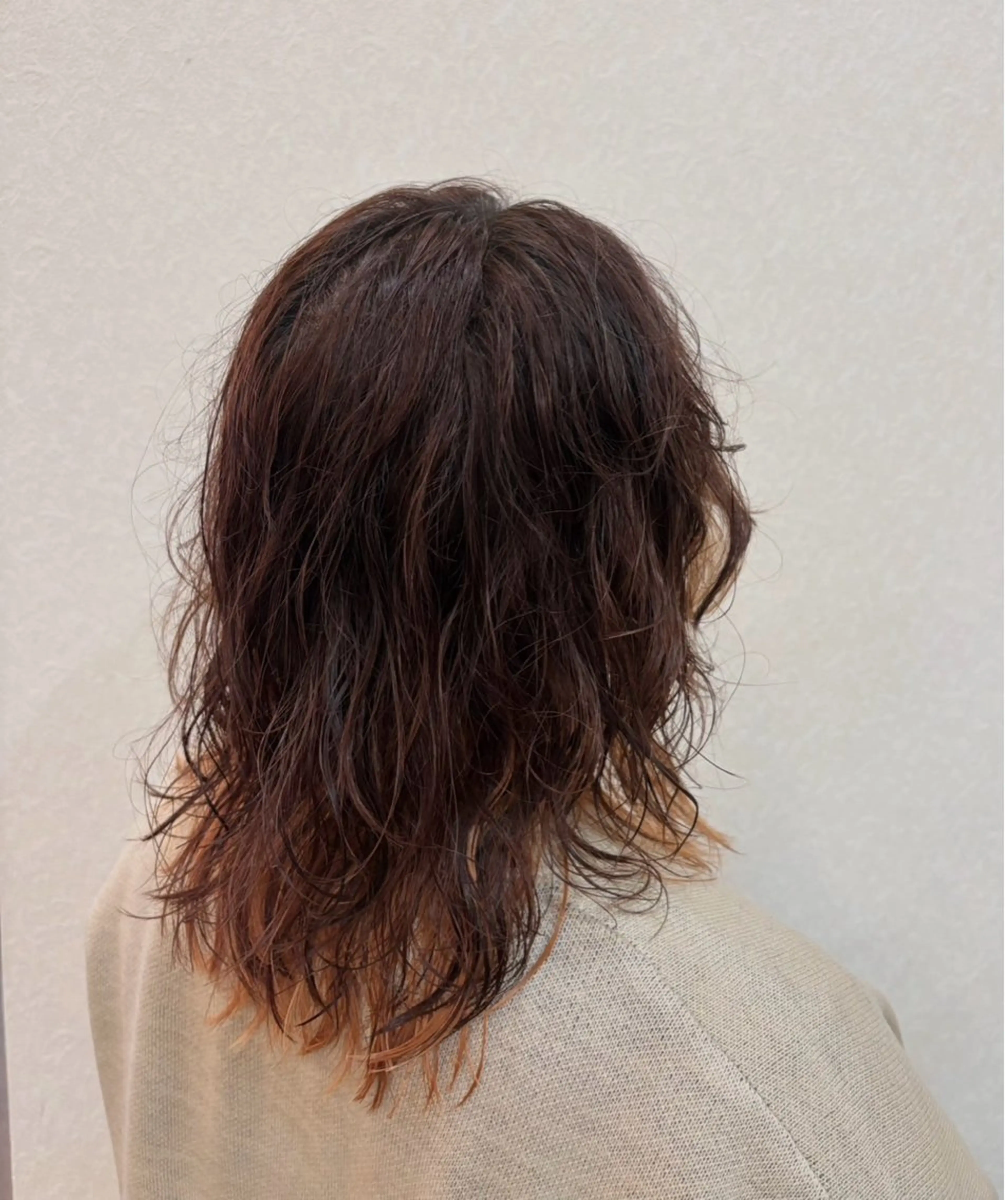 ミディアム 小田 亜希哉のヘアスタイル