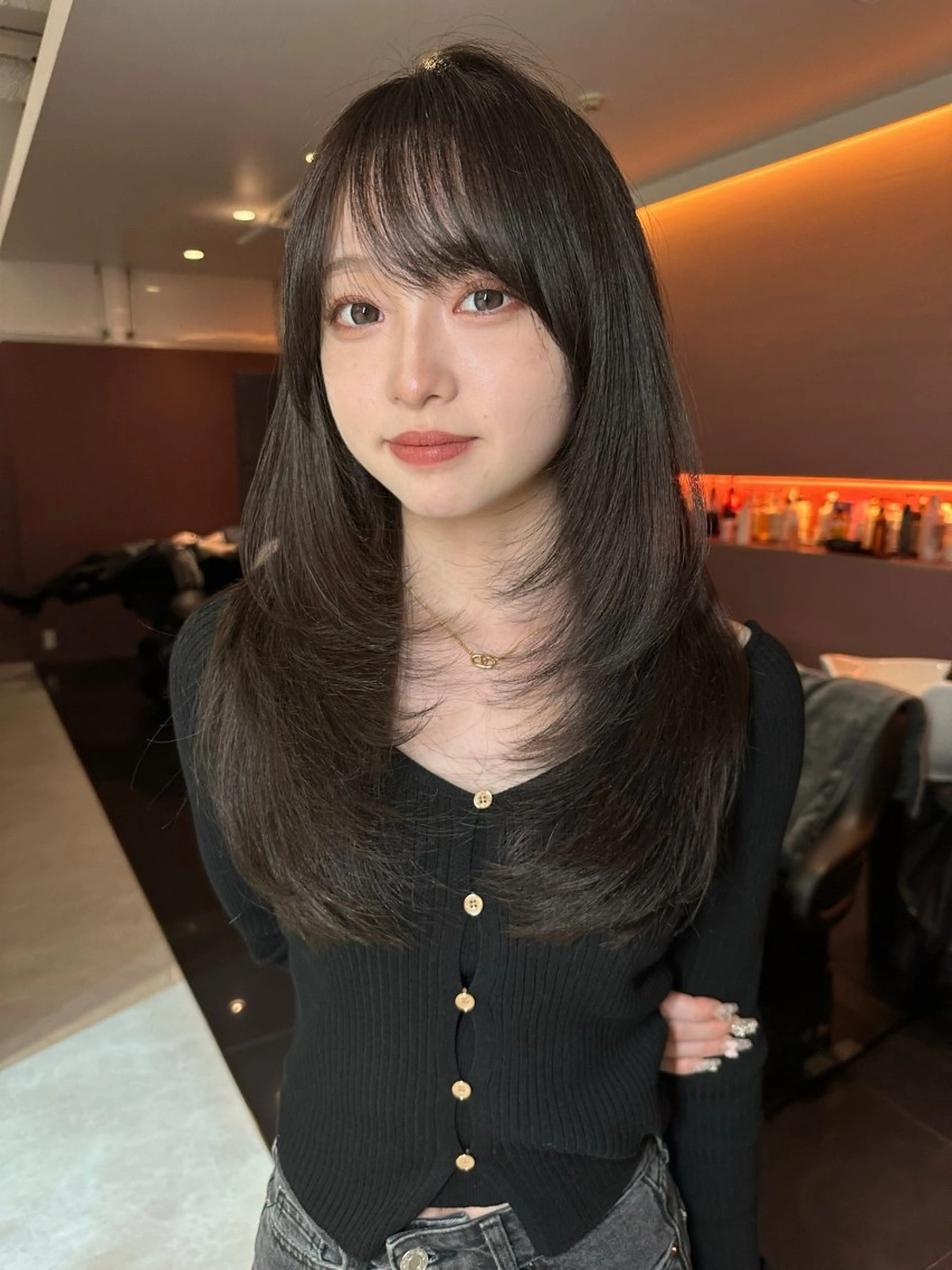 ミディアム カラー カット ヘアカラー トリートメント レイヤーカット 透明感カラーのヘアスタイル